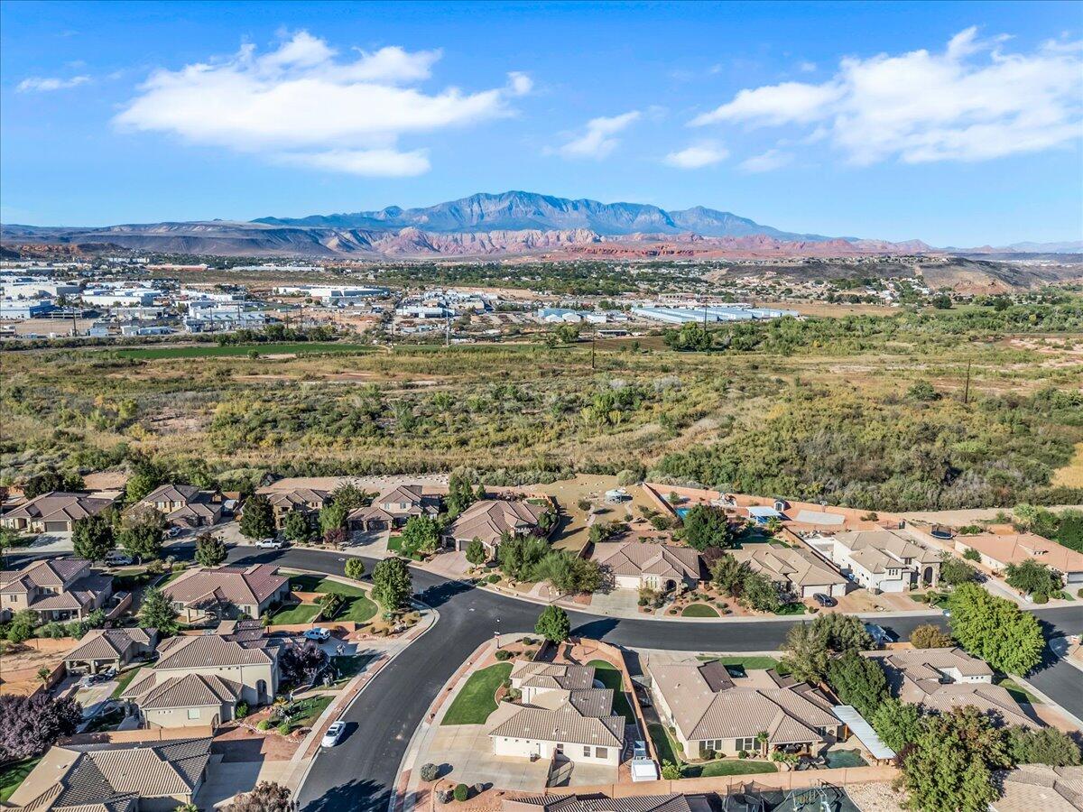 SUMMERFIELD LANE - Residential