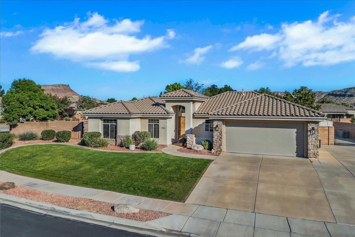 SUMMERFIELD LANE - Residential