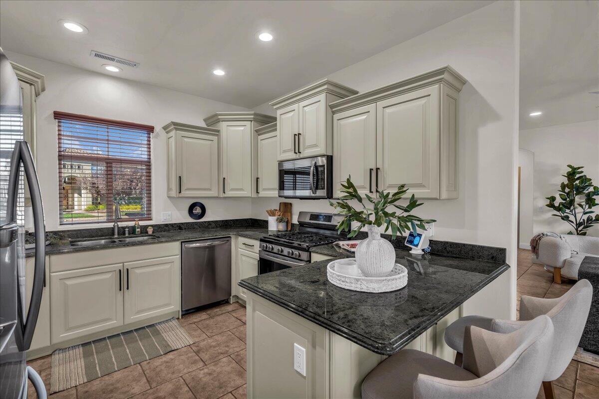 SUMMERFIELD LANE - Residential