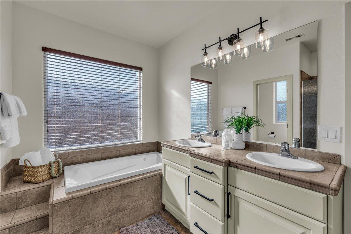 SUMMERFIELD LANE - Residential