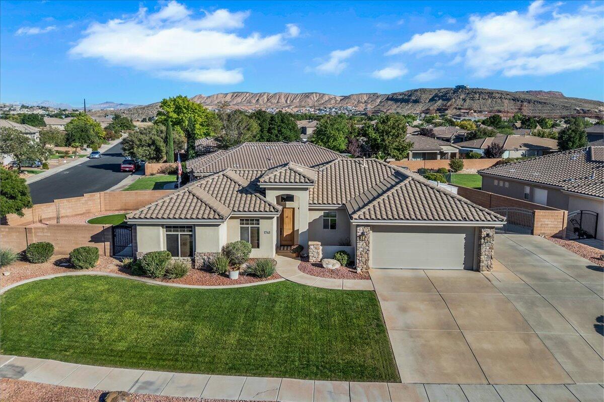 SUMMERFIELD LANE - Residential