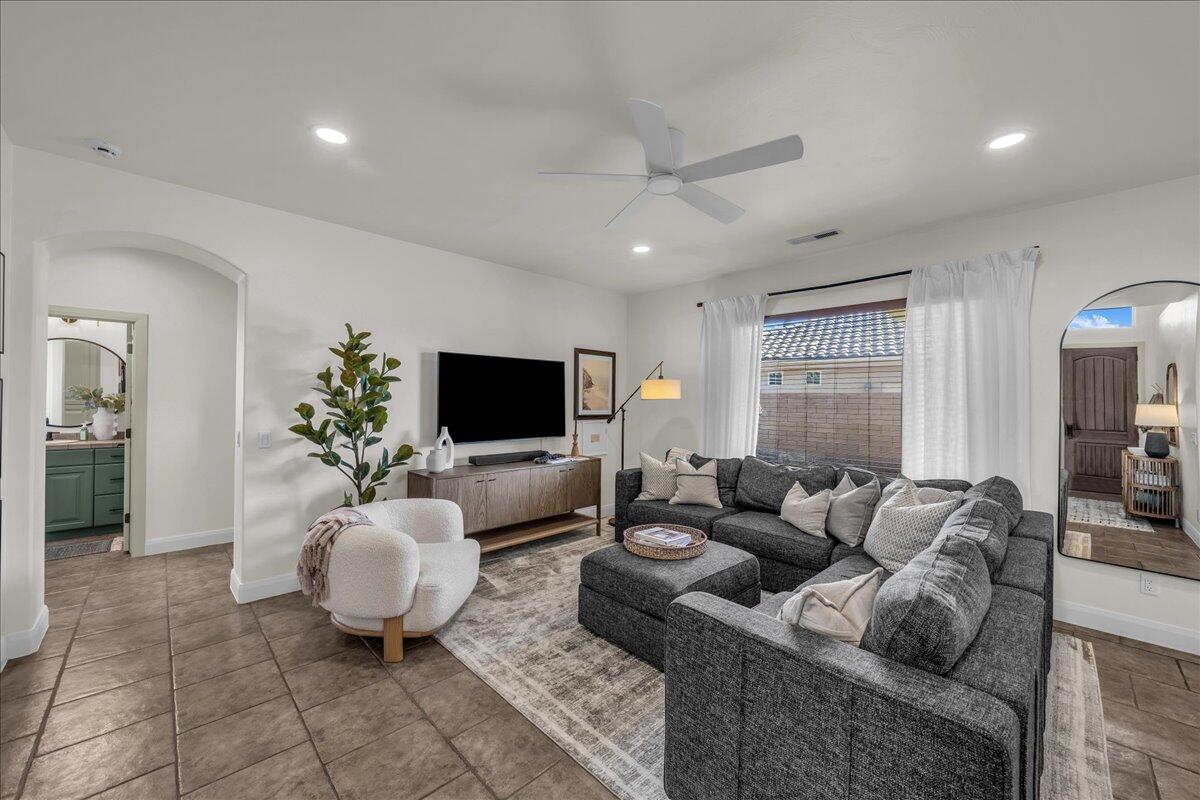 SUMMERFIELD LANE - Residential