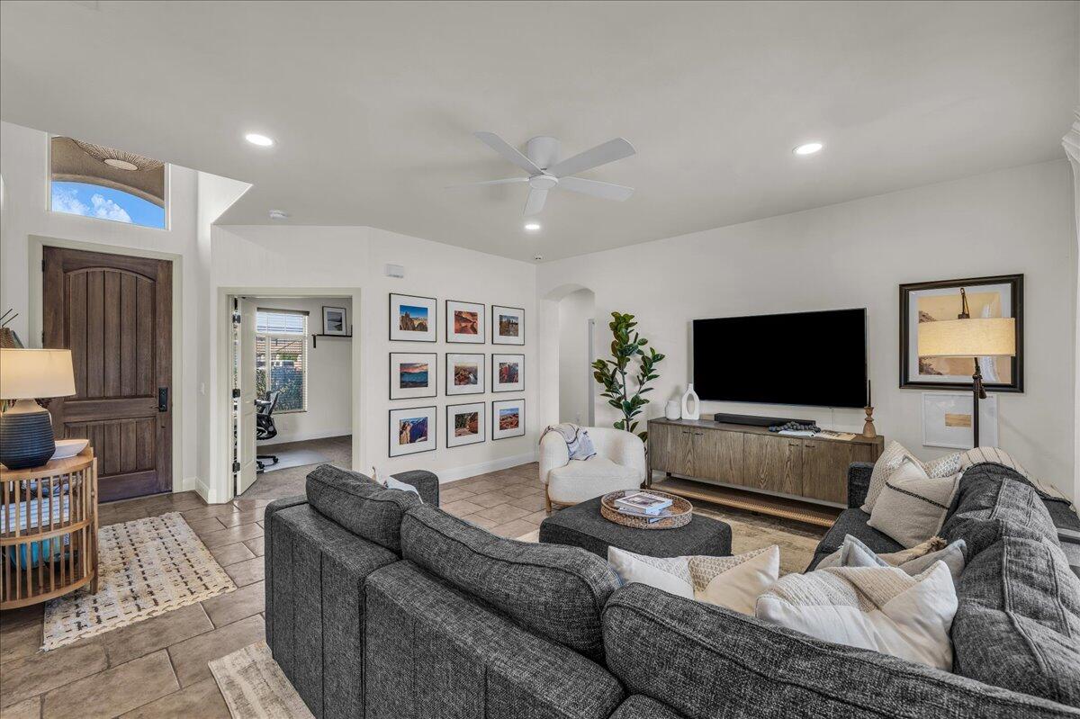 SUMMERFIELD LANE - Residential