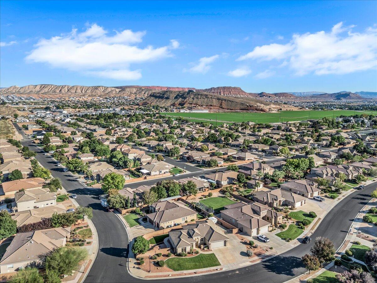 SUMMERFIELD LANE - Residential