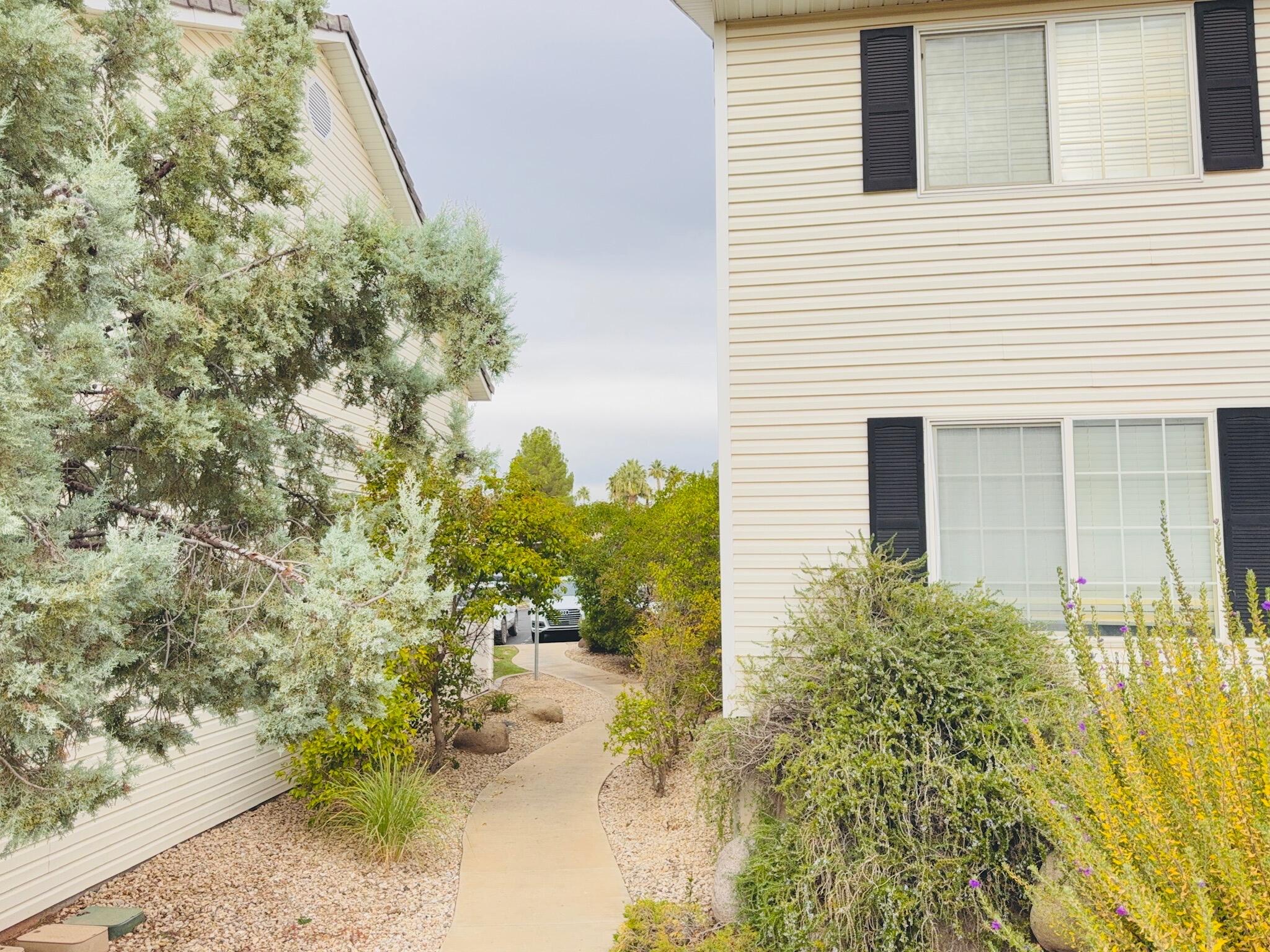 LEXINGTON HILLS TOWNHOMES - Residential