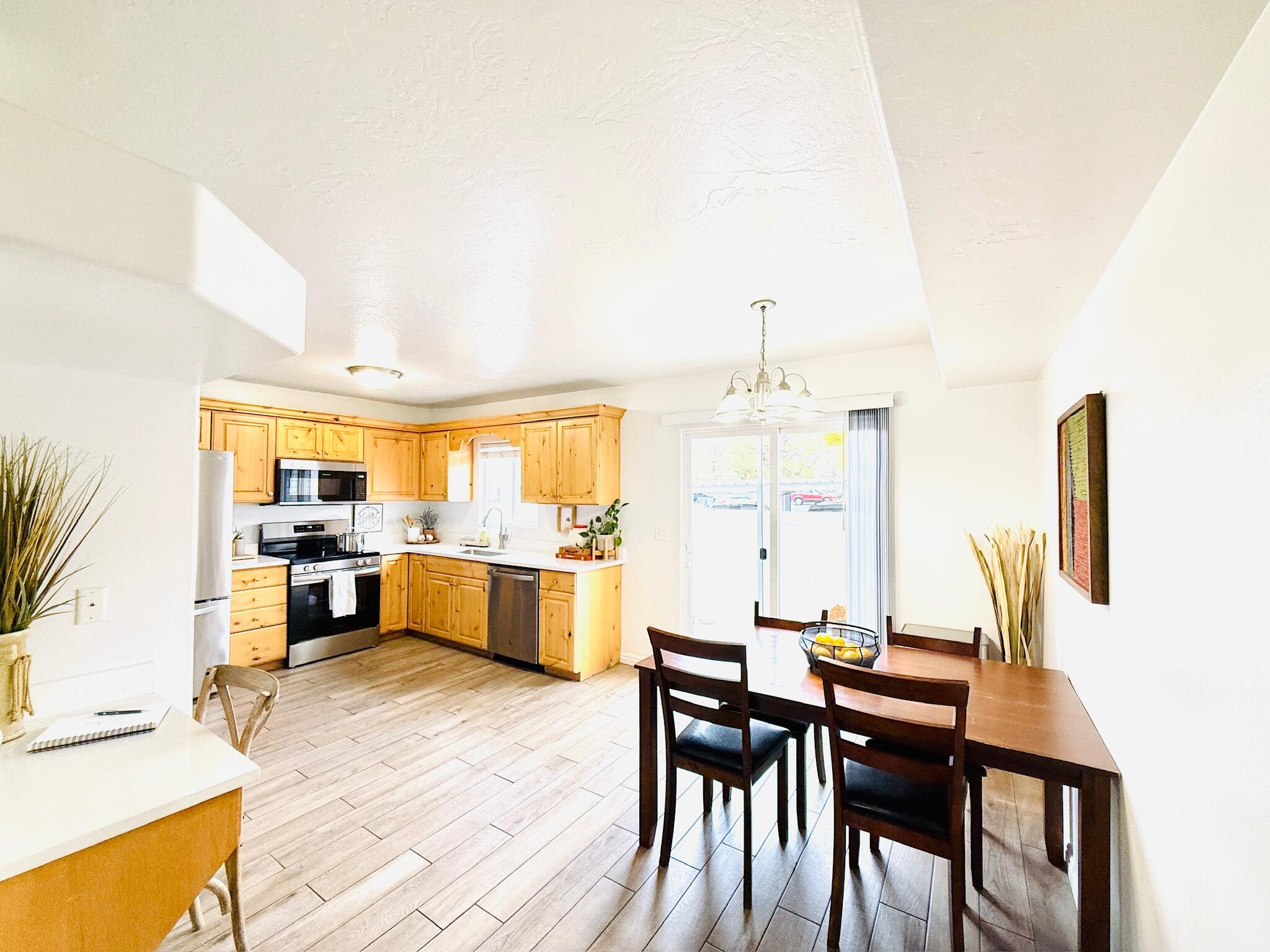 LEXINGTON HILLS TOWNHOMES - Residential