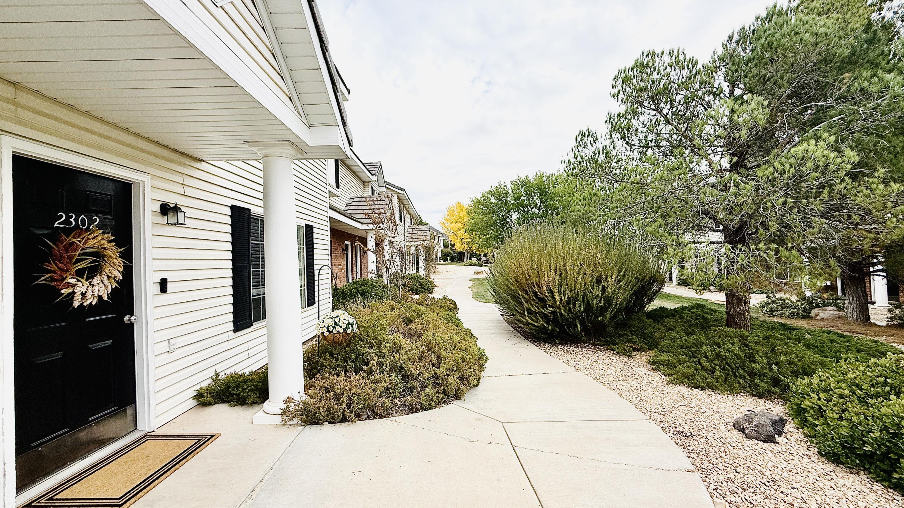 LEXINGTON HILLS TOWNHOMES - Residential