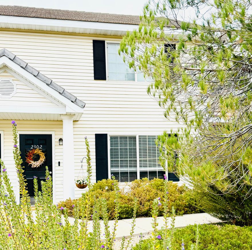 OWN YOUR OWN PIECE OF SUNSHINE. Fully updated townhome with spacious rooms, storage & park like setting. Updates include: quartzite countertops, newer SS appliances, newer tile, carpet & paint throughout, new ceiling fans, plumbing fixtures, etc. Large living area  & huge primary bedroom means low maintenance, simple living does not require compromising size, style or comfort. Private gated patio with 15' walk to covered reserved parking spot. Prettiest landscaped community in town with exceptional green space and views from every window. PRICE REFLECTS UPDATES, LOCATION & CONDITION. PERFECT FOR MAINTENANCE FREE LIVING, MEDICAL STUDENTS, INVESTORS, FIRST TIME HOME BUYERS, SECOND HOME OWNERS, GOLFERS!  SEE VIRTUAL TOUR.