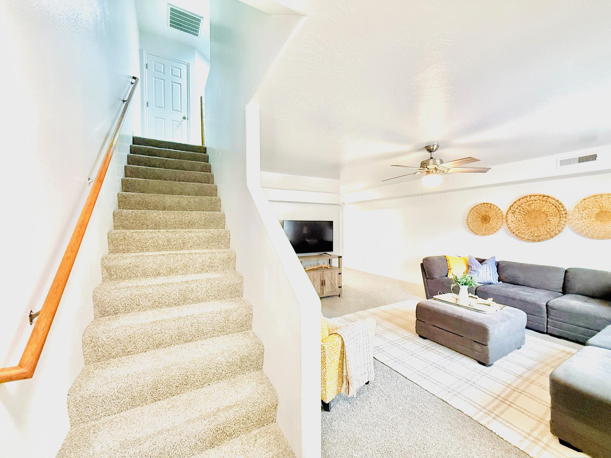 LEXINGTON HILLS TOWNHOMES - Residential