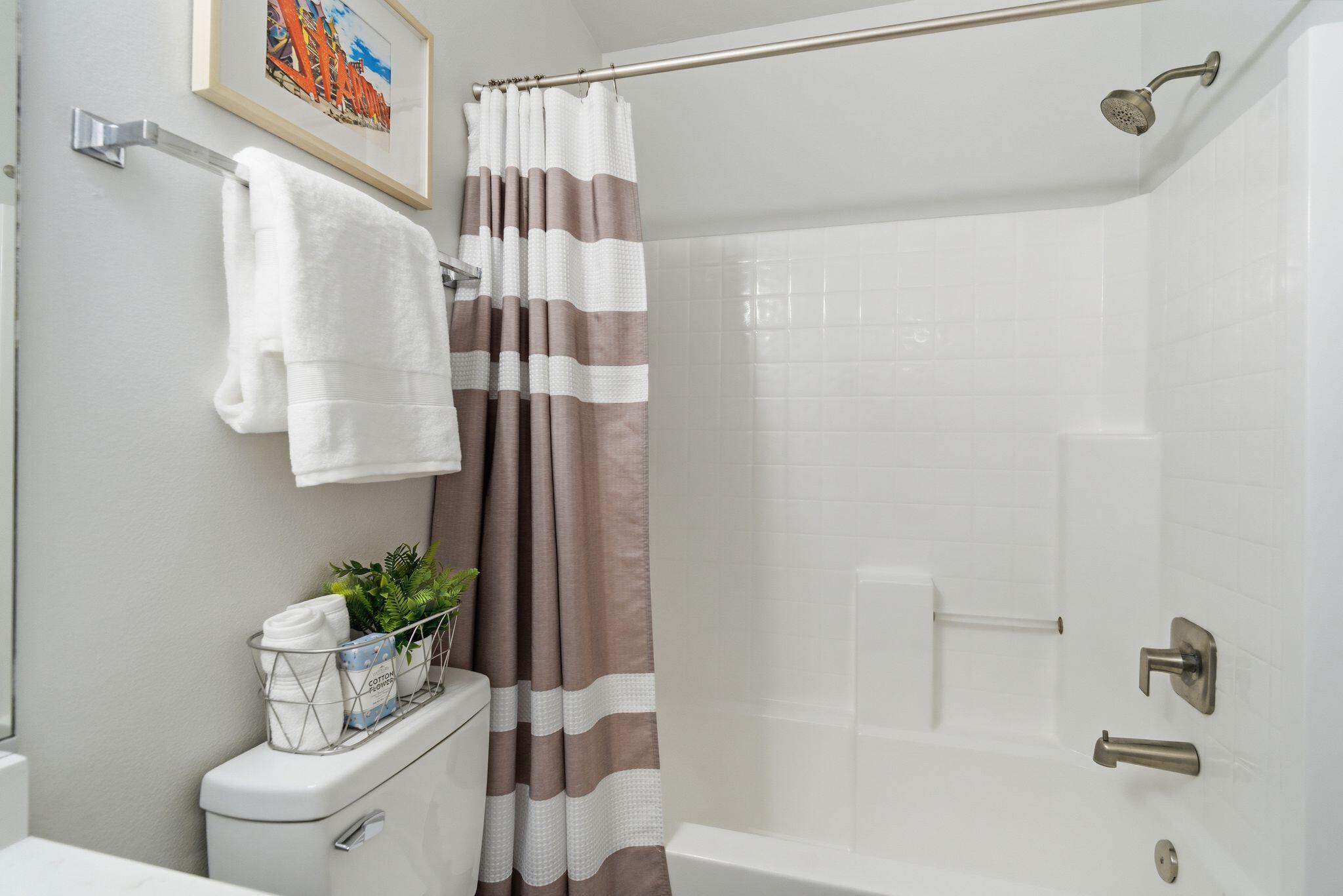 LEXINGTON HILLS TOWNHOMES - Residential