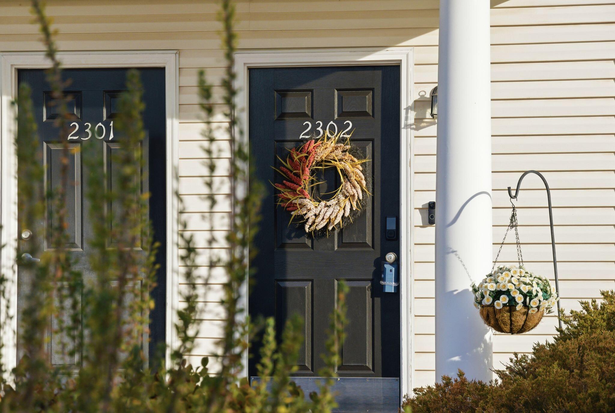 LEXINGTON HILLS TOWNHOMES - Residential