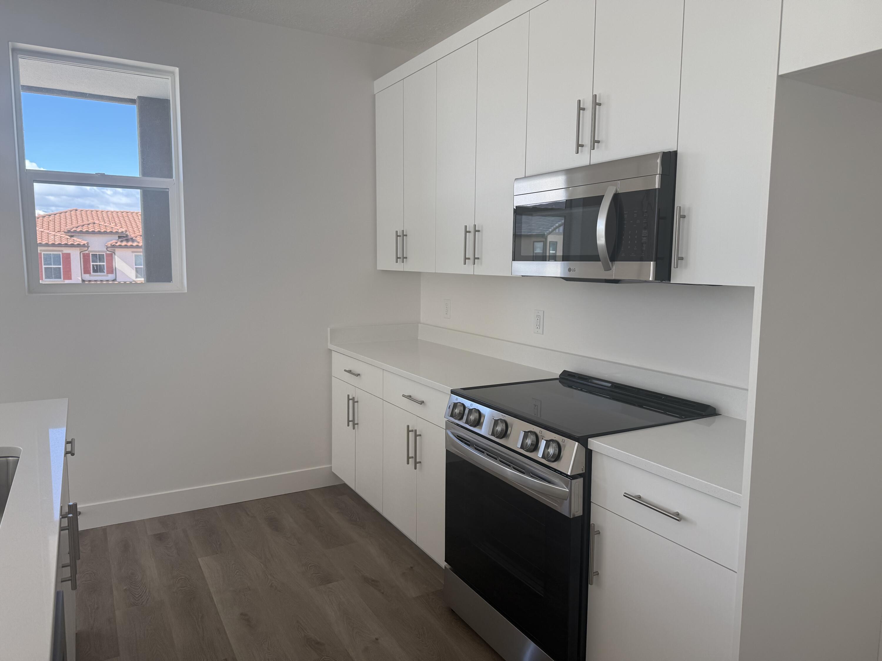 AUBURN HILLS - Residential