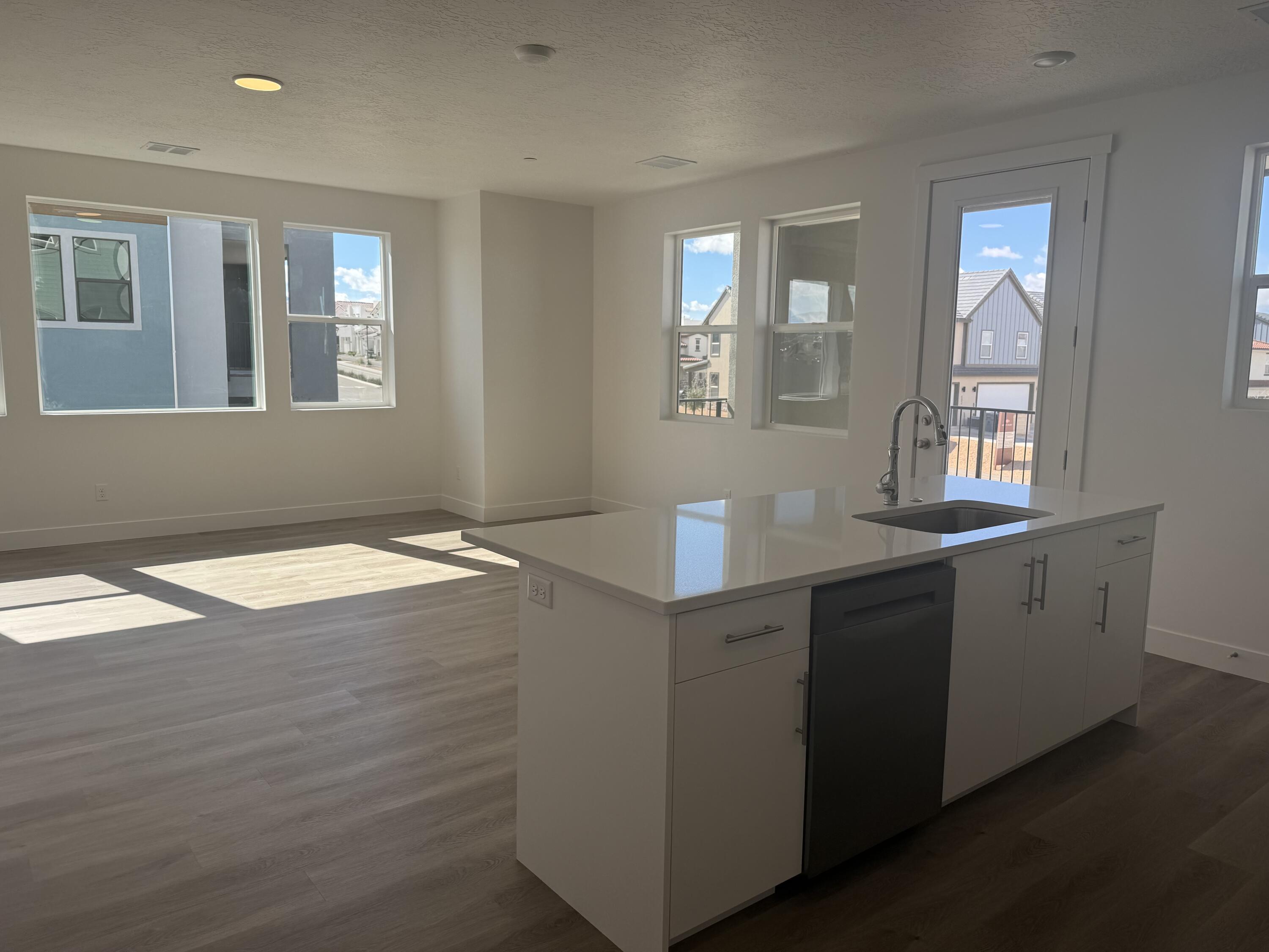 AUBURN HILLS - Residential