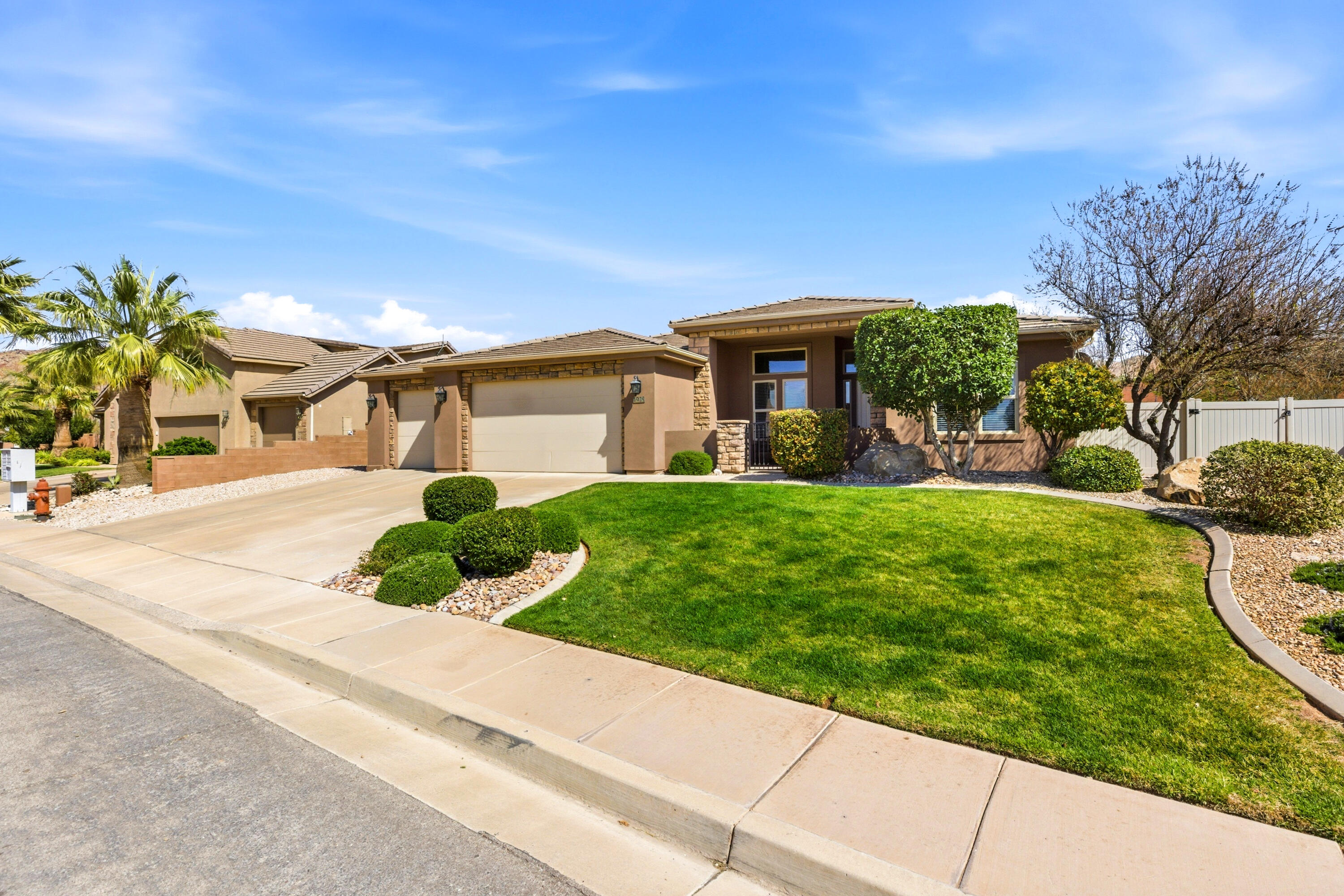 DESERT MEADOWS - Residential