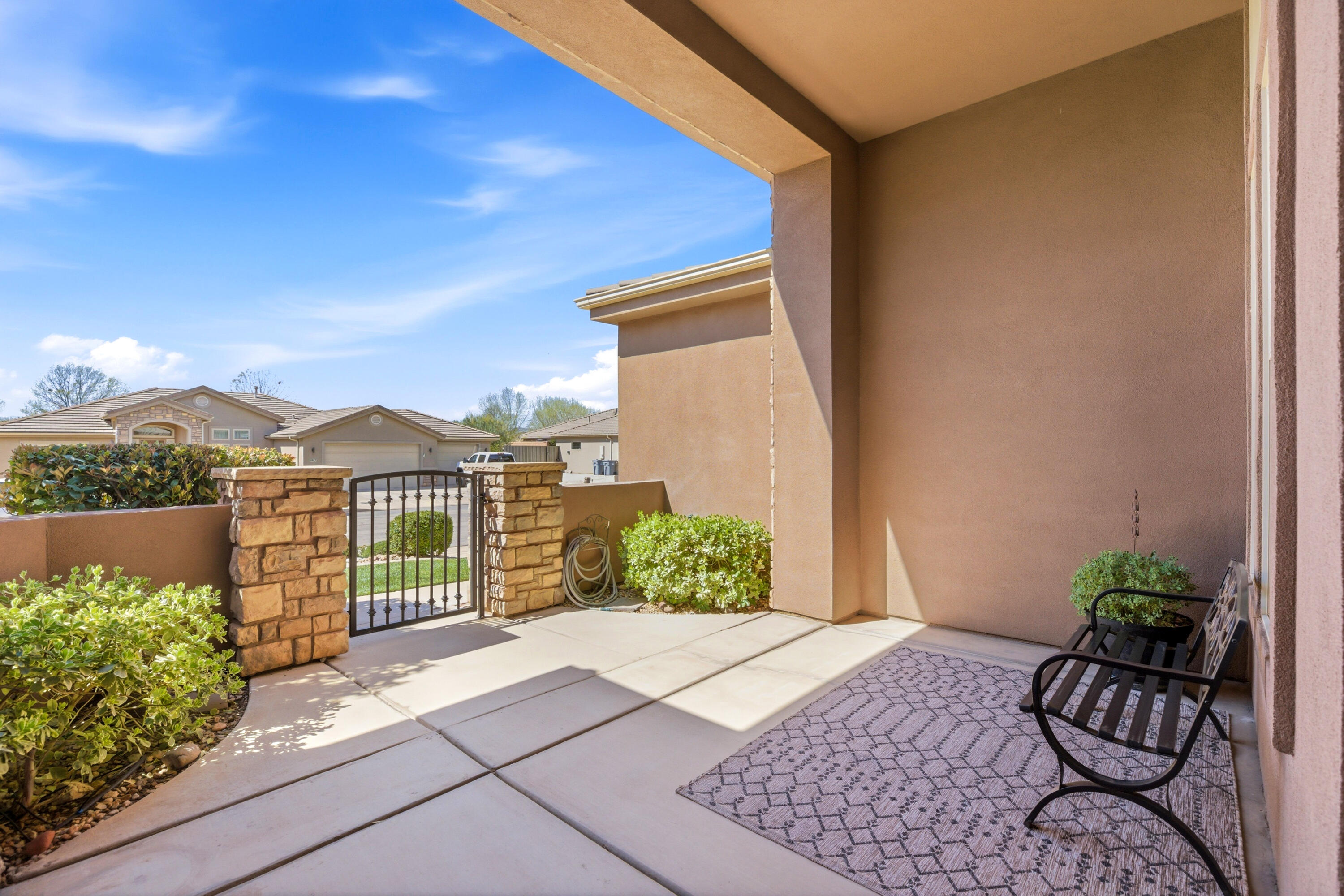 DESERT MEADOWS - Residential