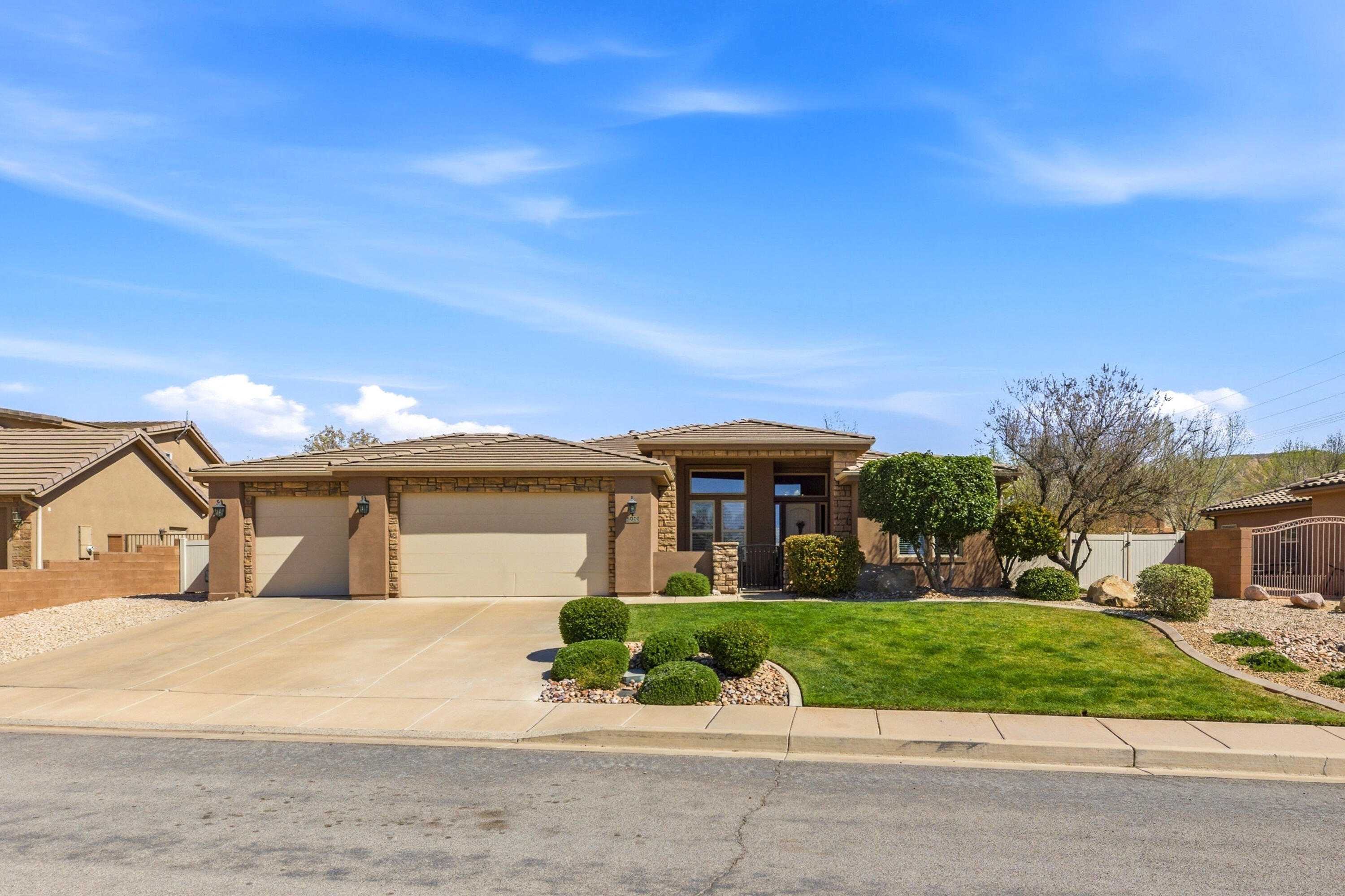 DESERT MEADOWS - Residential