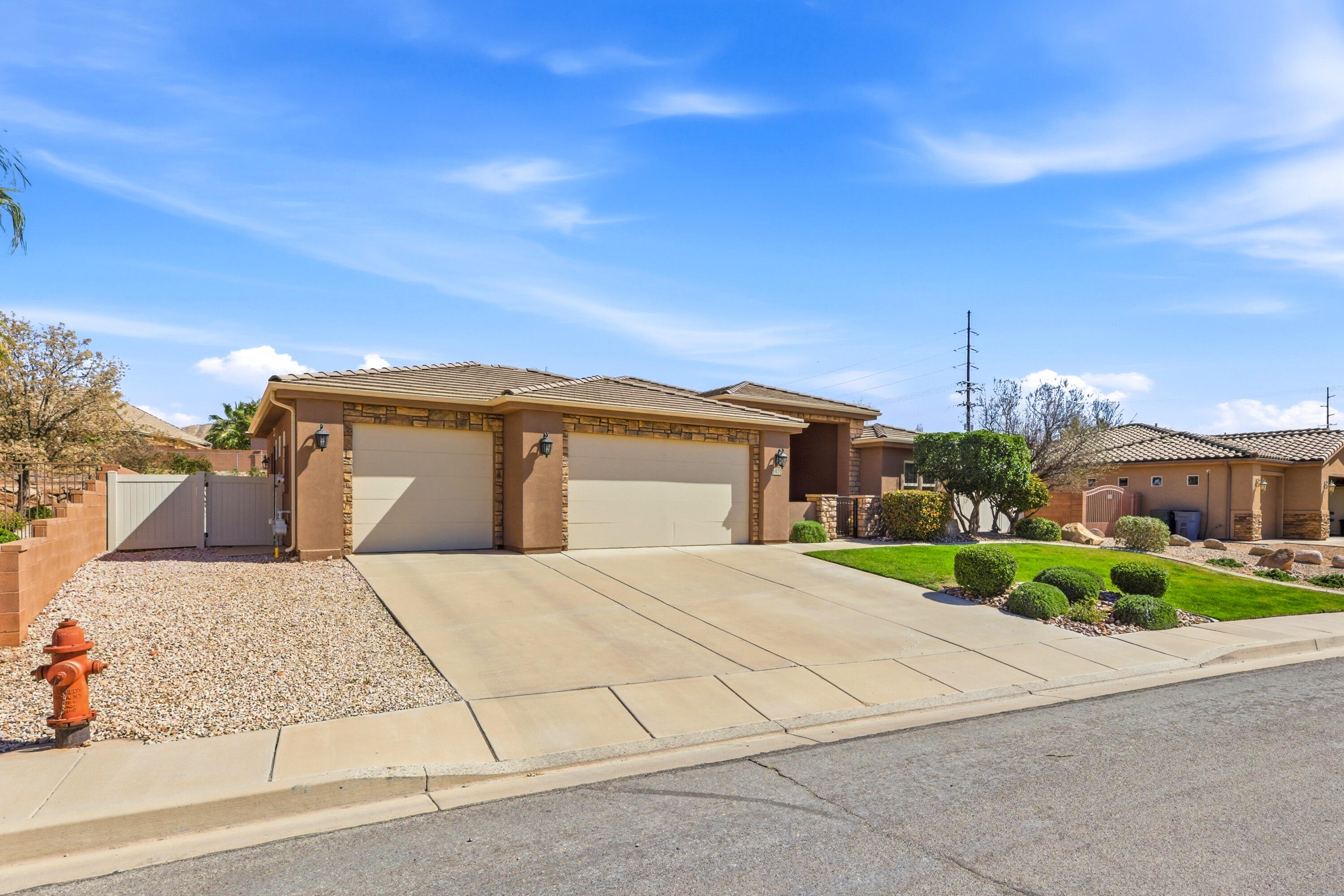 DESERT MEADOWS - Residential