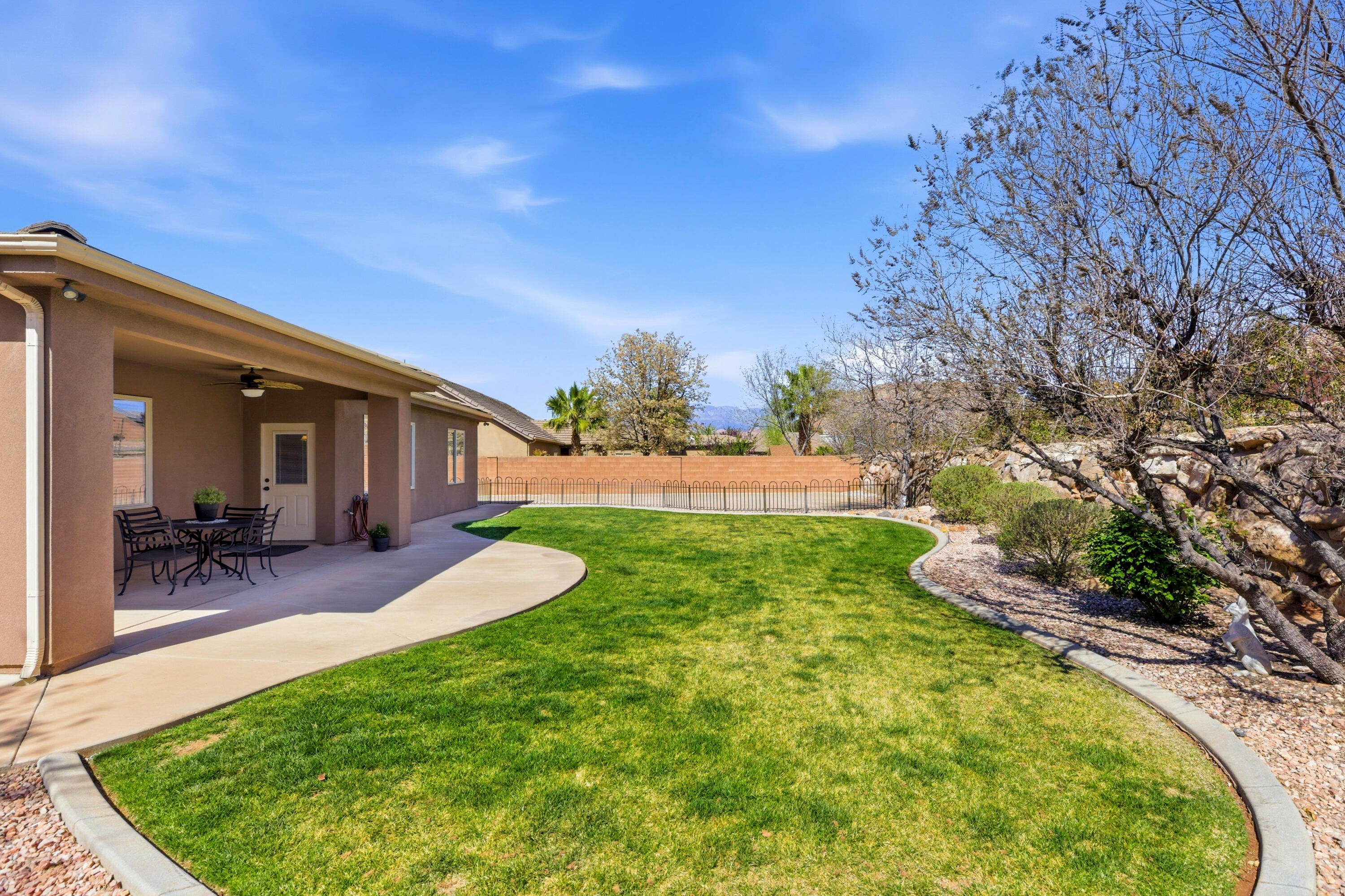 DESERT MEADOWS - Residential