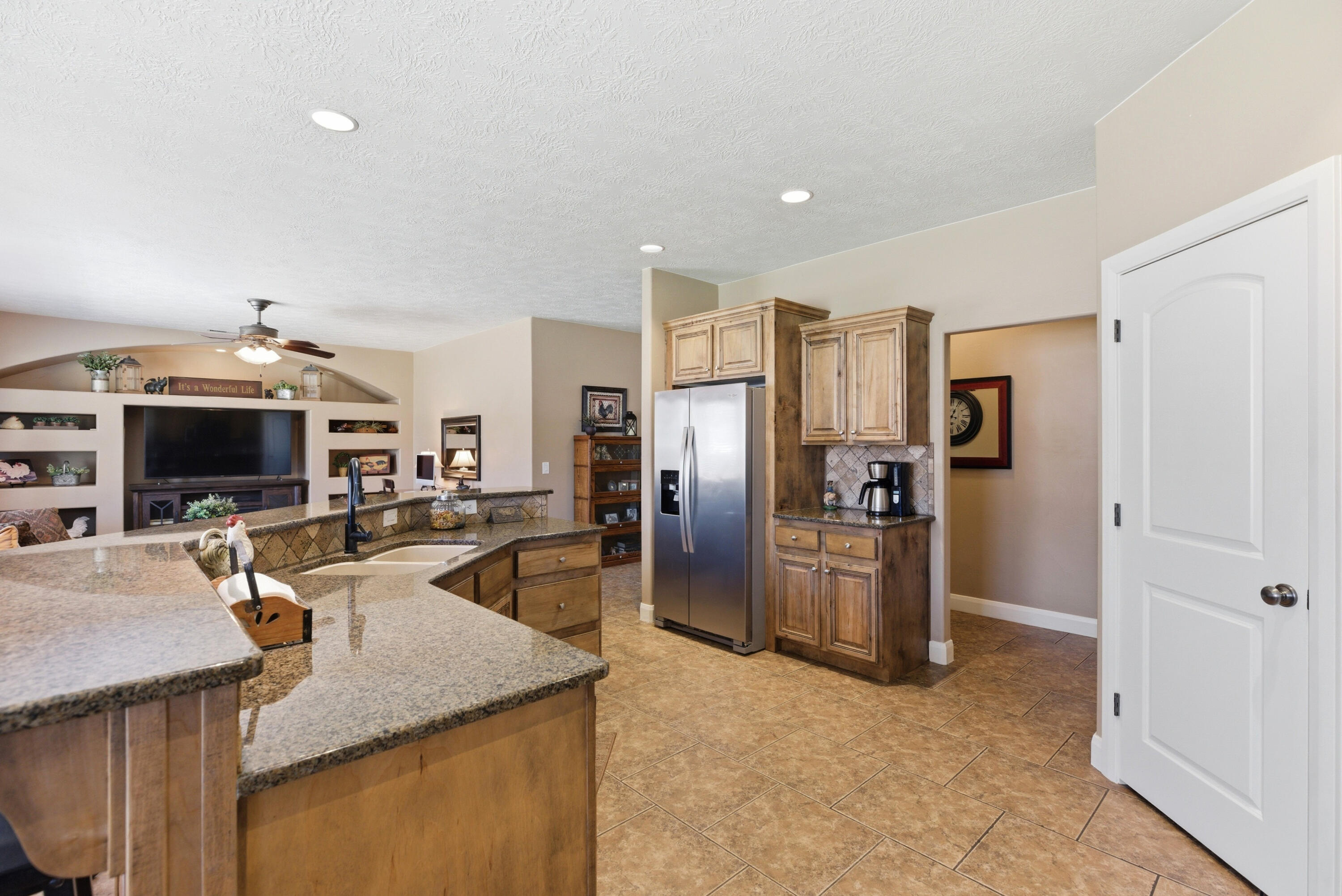 DESERT MEADOWS - Residential