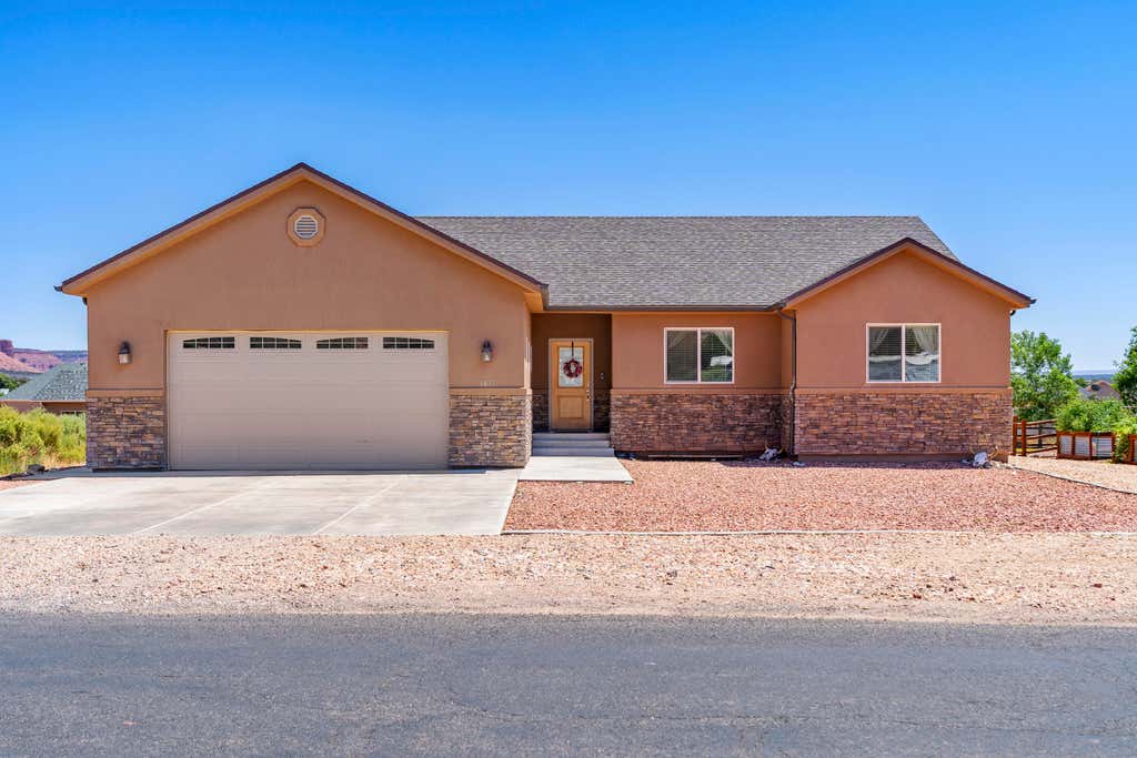Photo of 1451 Escalante DR, Kanab, UT 84741 (MLS # 26-275001)