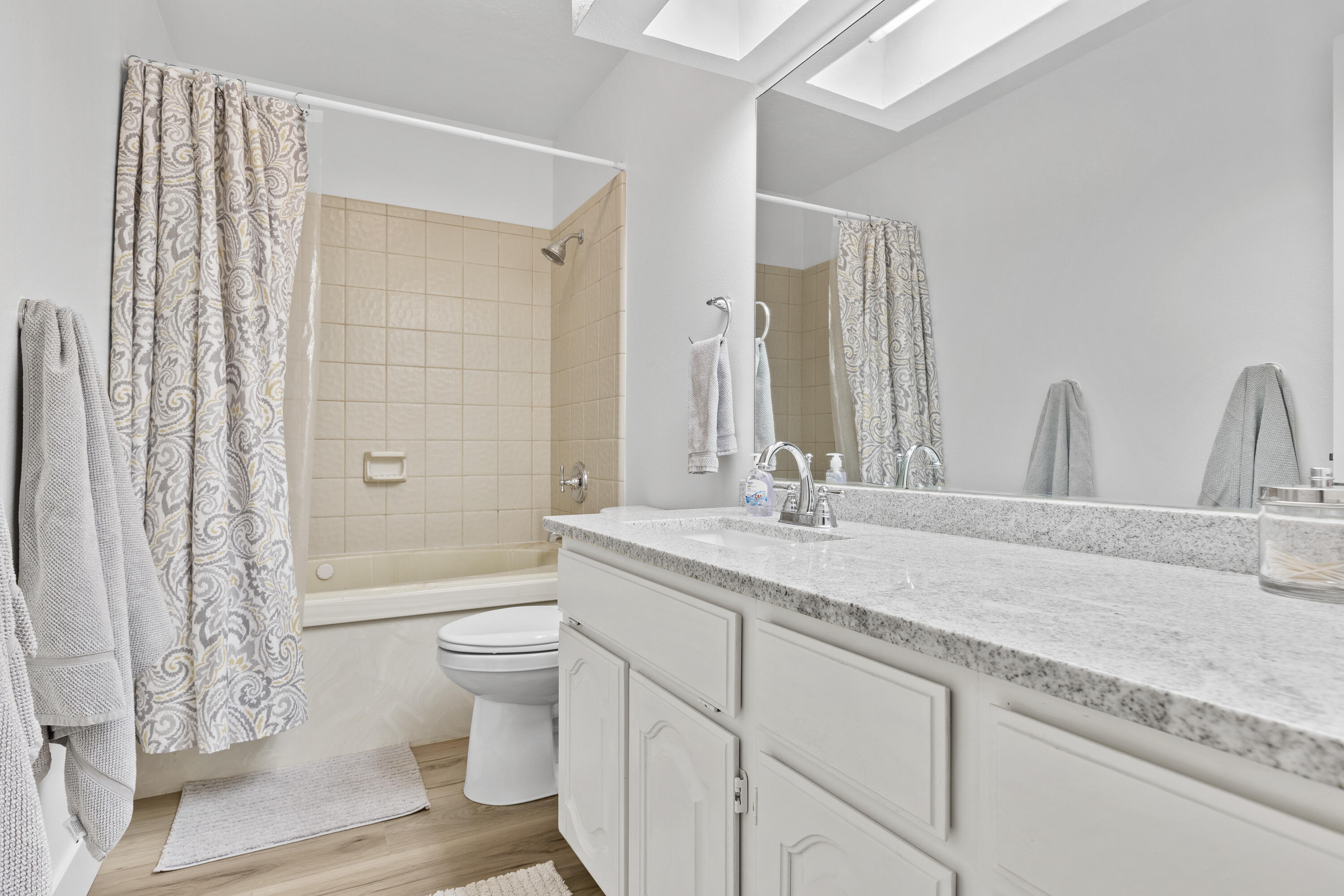 WILLOW RUN RESORT CONDOS - Residential