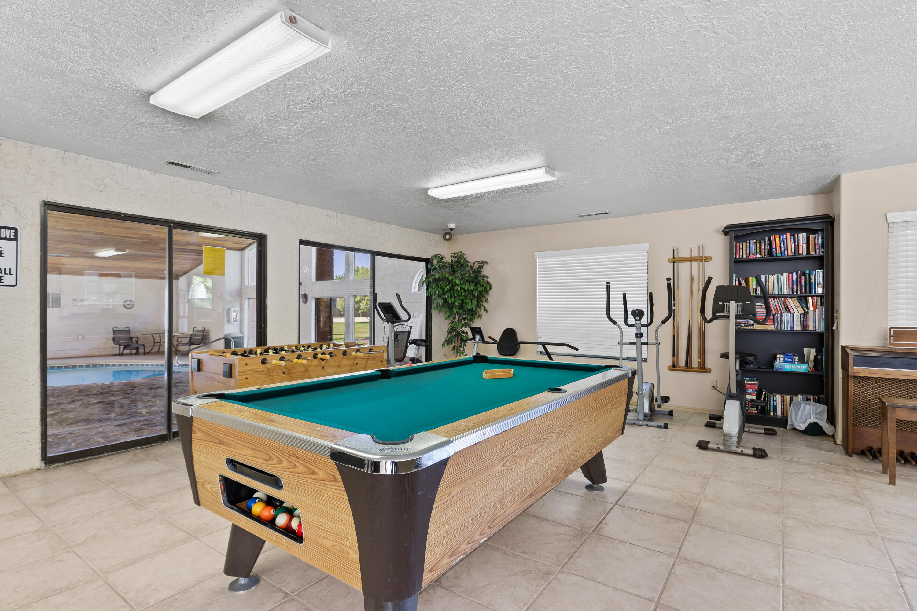 WILLOW RUN RESORT CONDOS - Residential