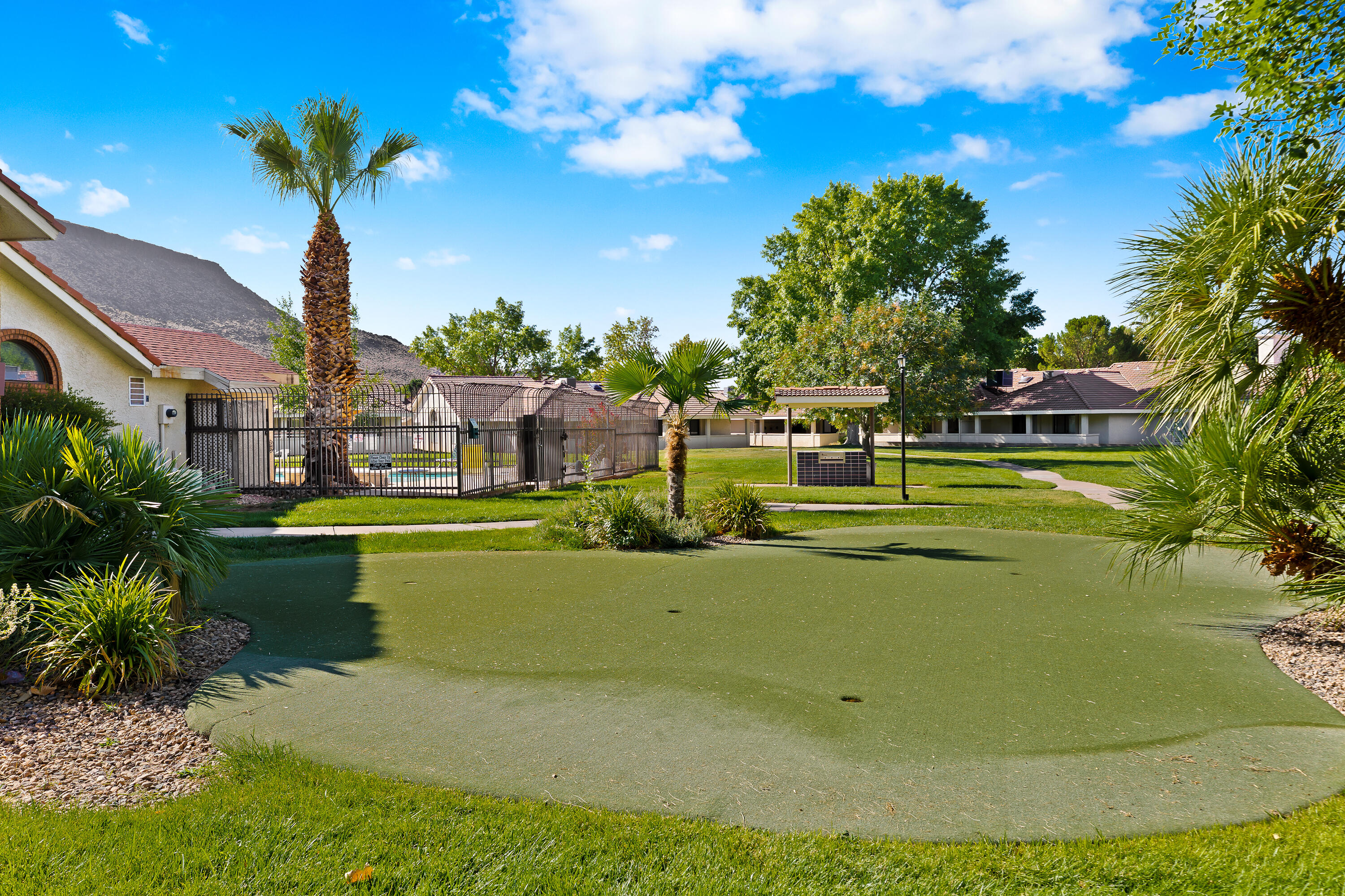 WILLOW RUN RESORT CONDOS - Residential