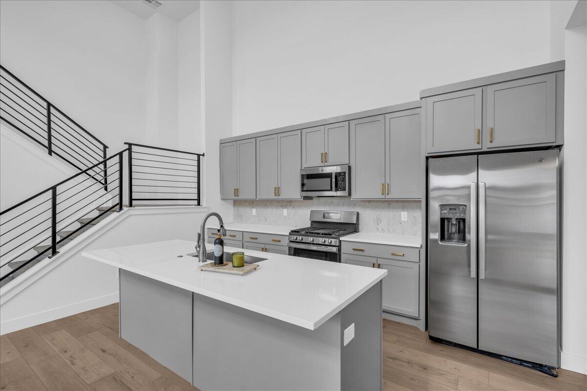 AUBURN HILLS - Residential