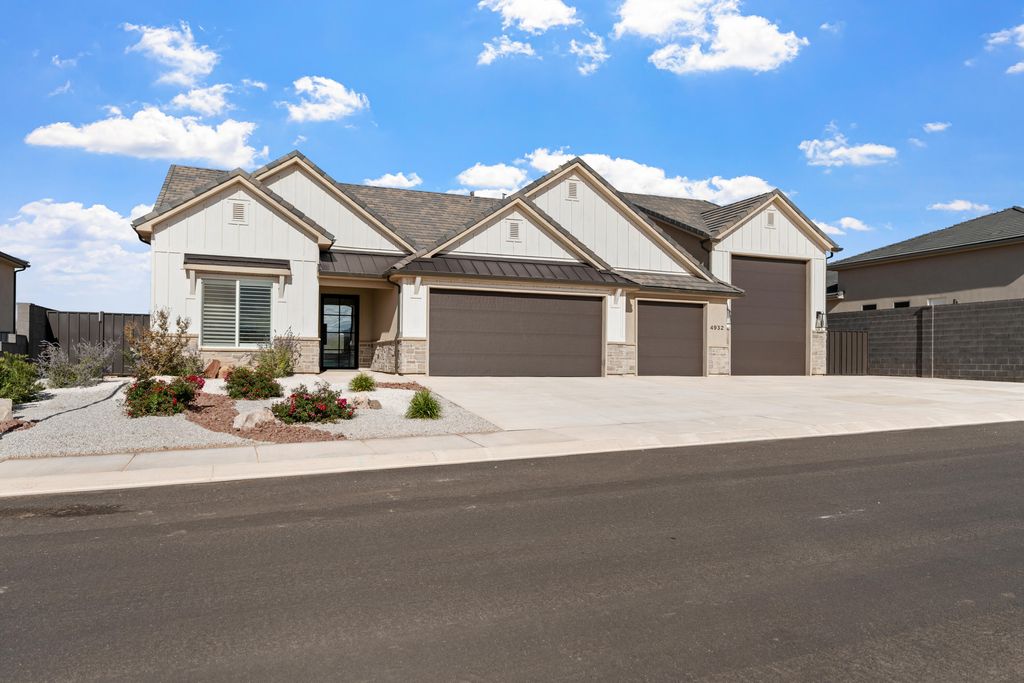 Photo of 4932 W Orchard LN, Hurricane, UT 84737 (MLS # 25-266262)
