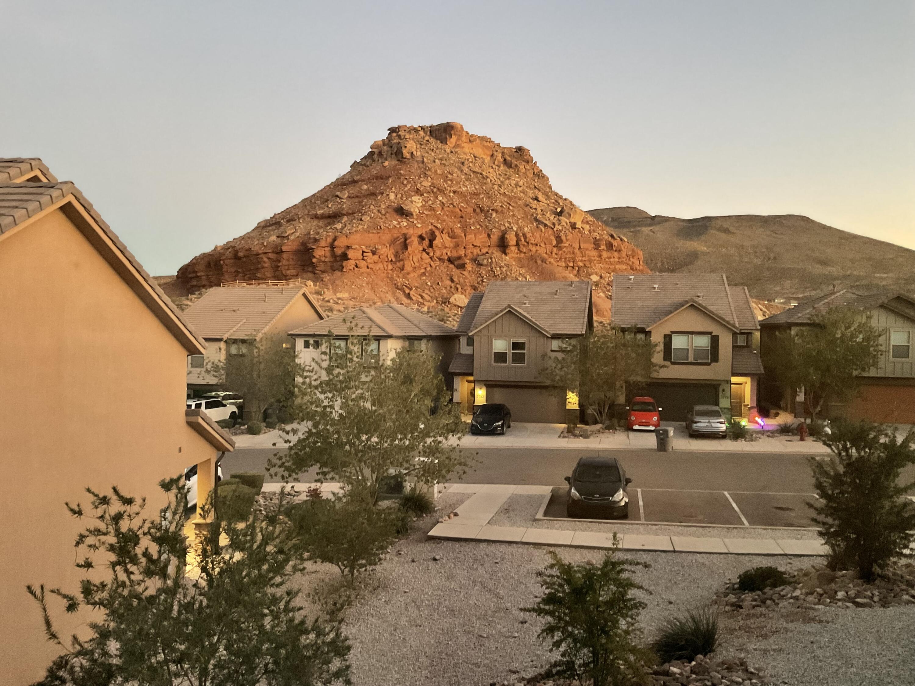 DESERT BLUFF AT DESERT CANYONS TOWNHOMES - Residential