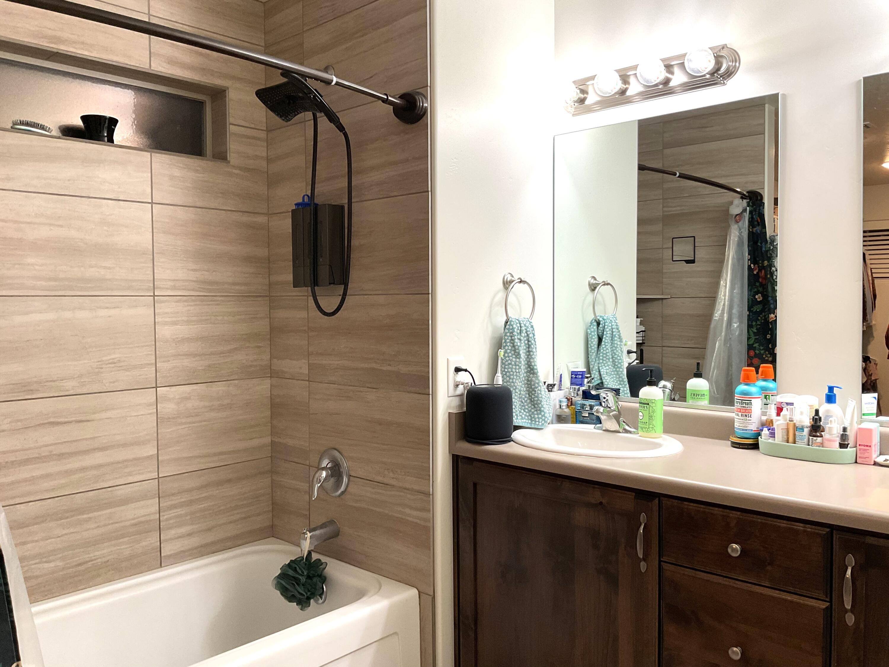 DESERT BLUFF AT DESERT CANYONS TOWNHOMES - Residential