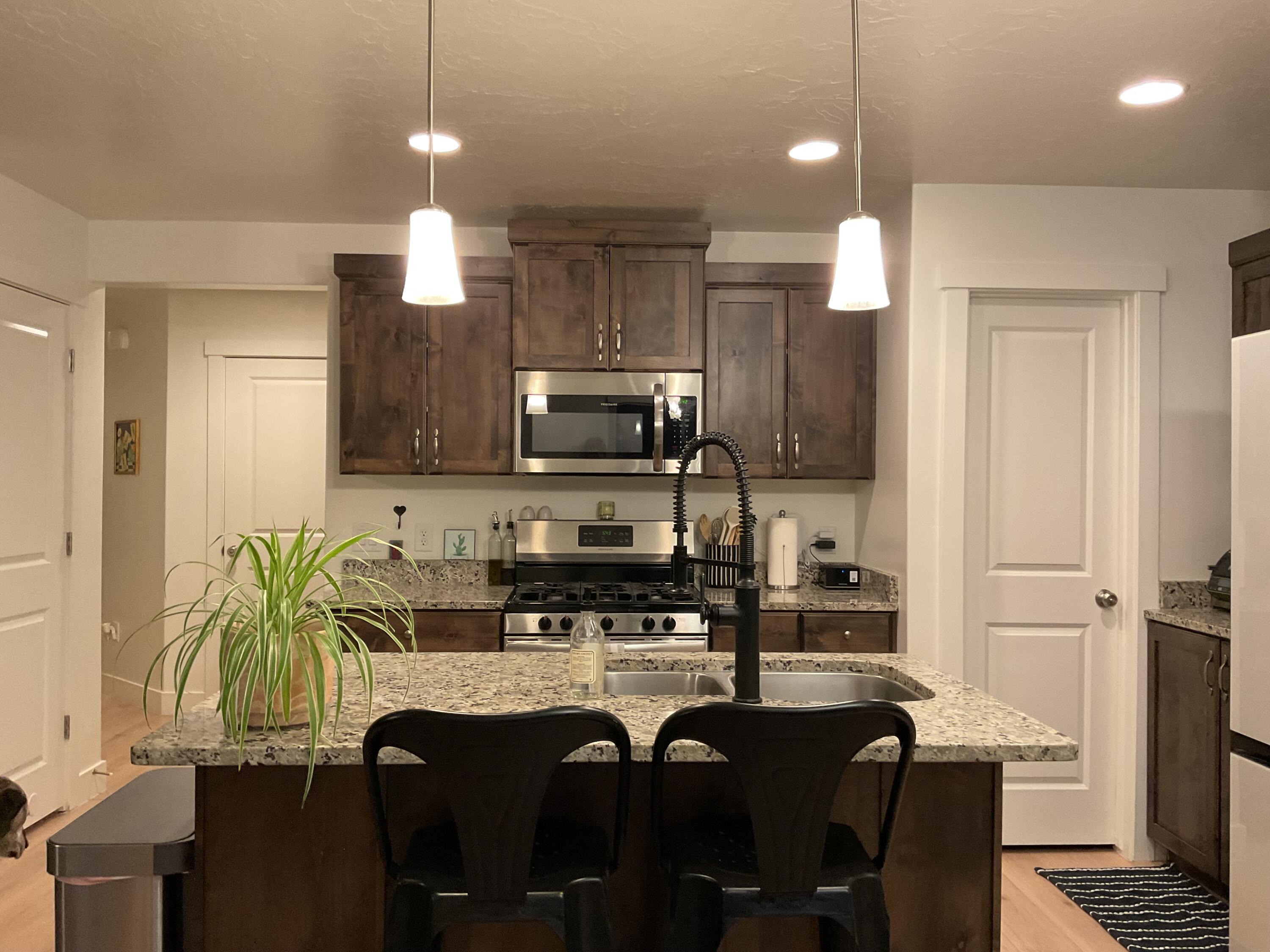 DESERT BLUFF AT DESERT CANYONS TOWNHOMES - Residential