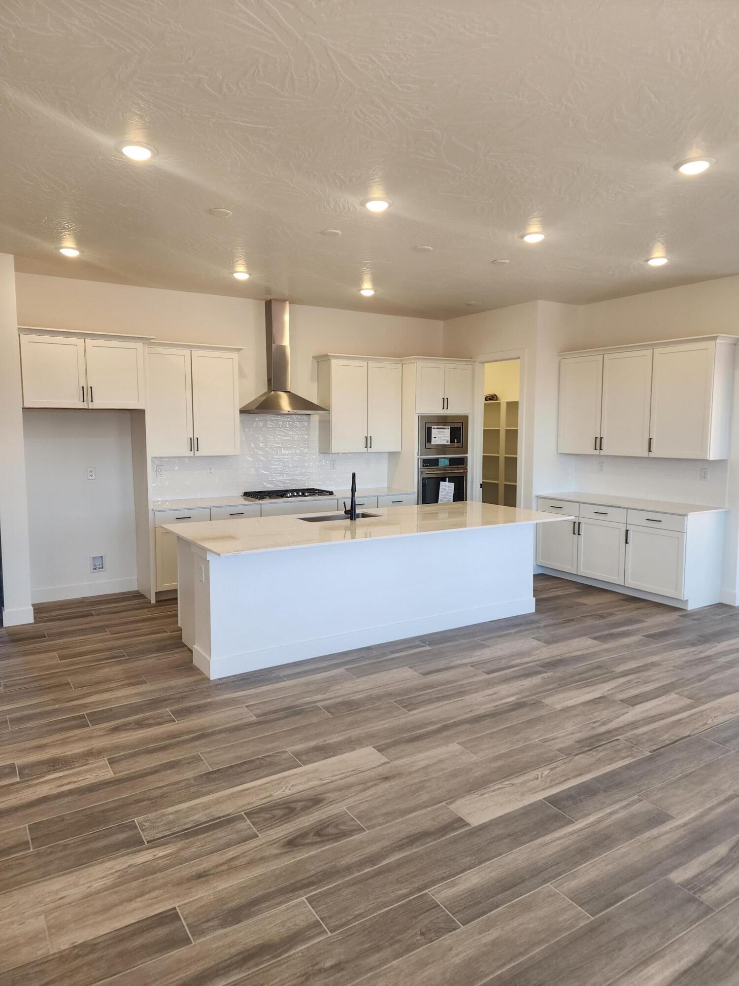 DESERT COVE ESTATES - Residential