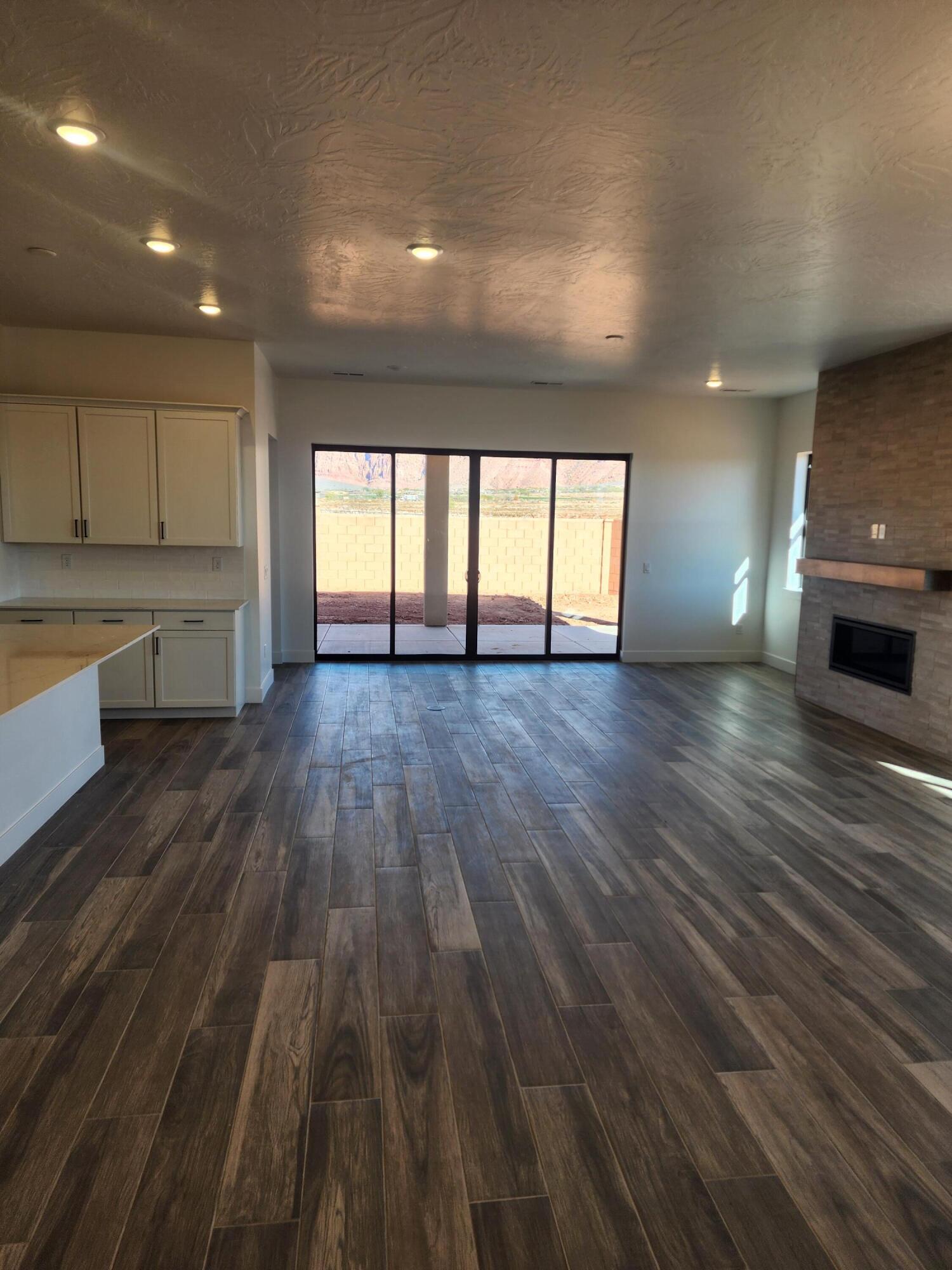 DESERT COVE ESTATES - Residential