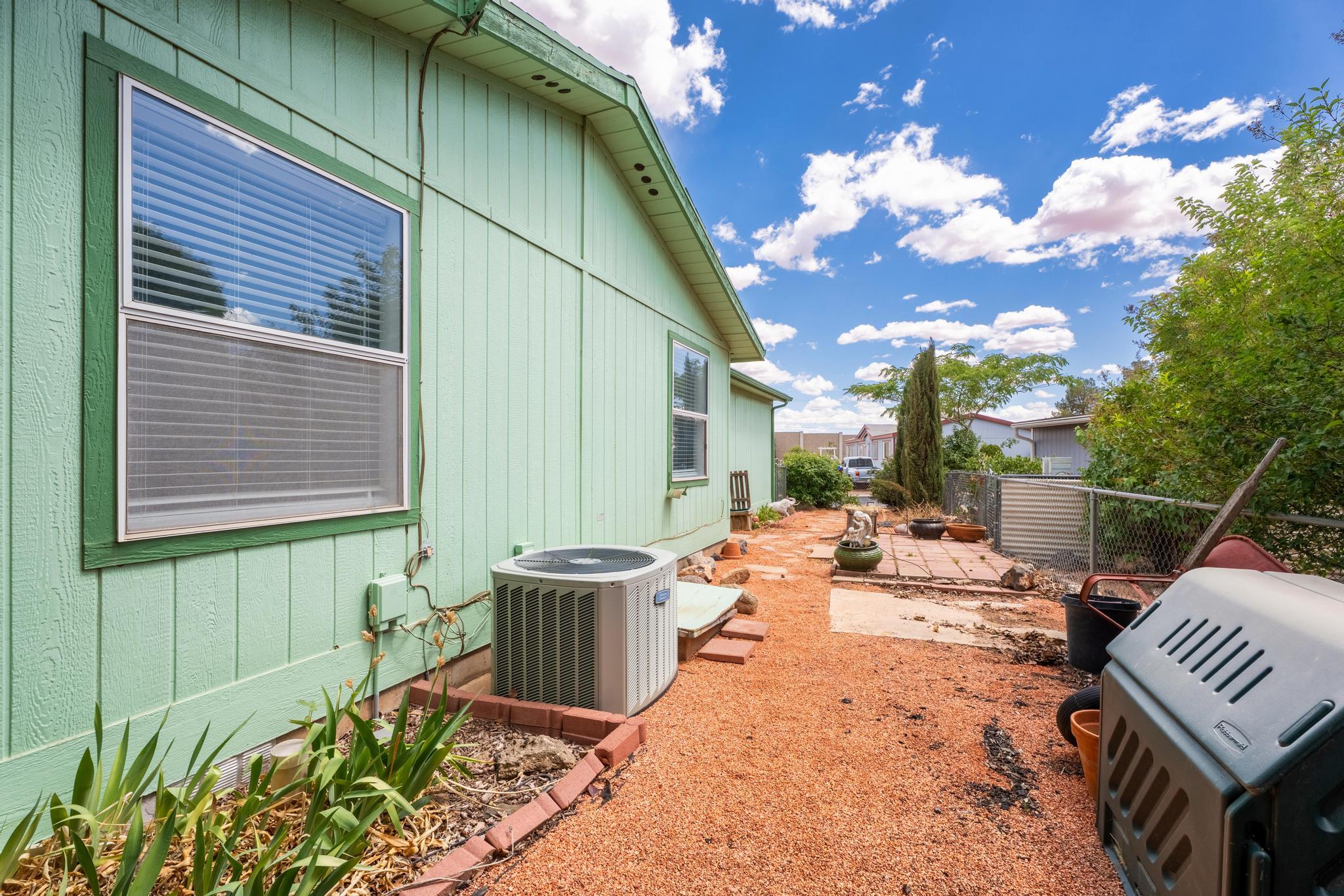 LAVA BLUFF MOBILE HOME PARK - Residential