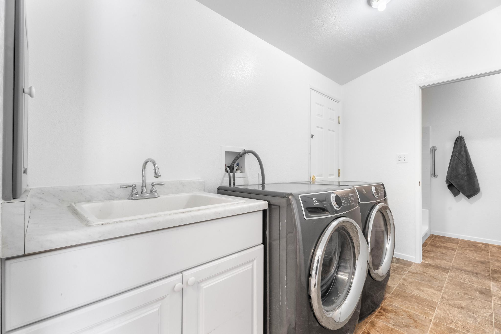 LAVA BLUFF MOBILE HOME PARK - Residential