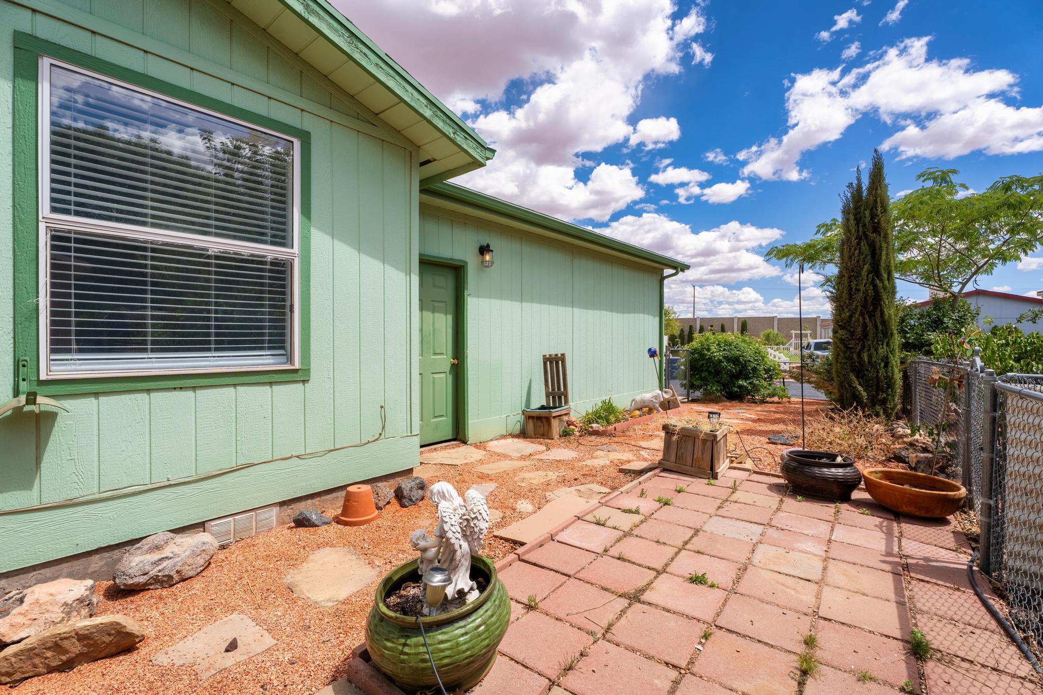 LAVA BLUFF MOBILE HOME PARK - Residential