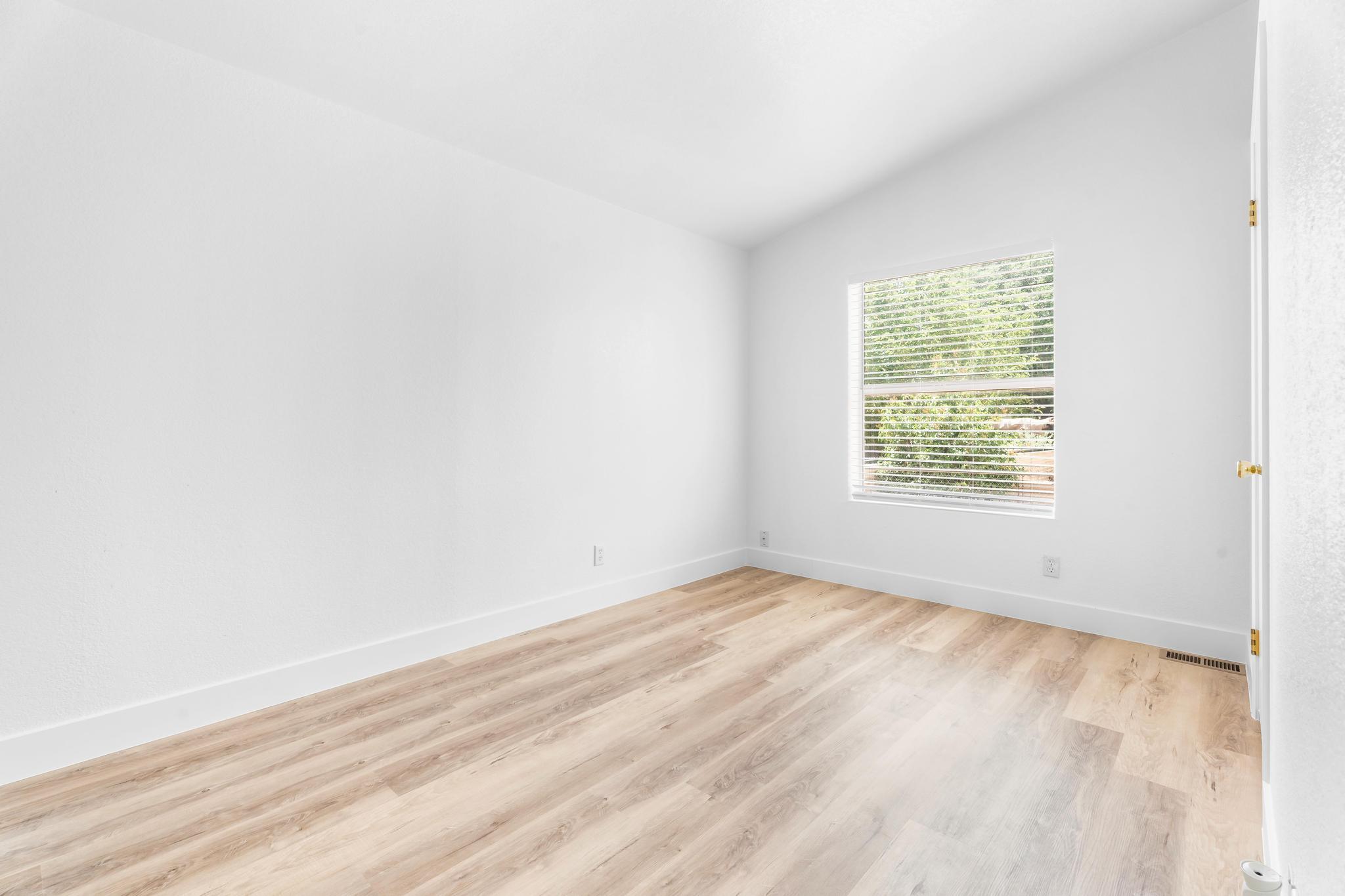 LAVA BLUFF MOBILE HOME PARK - Residential