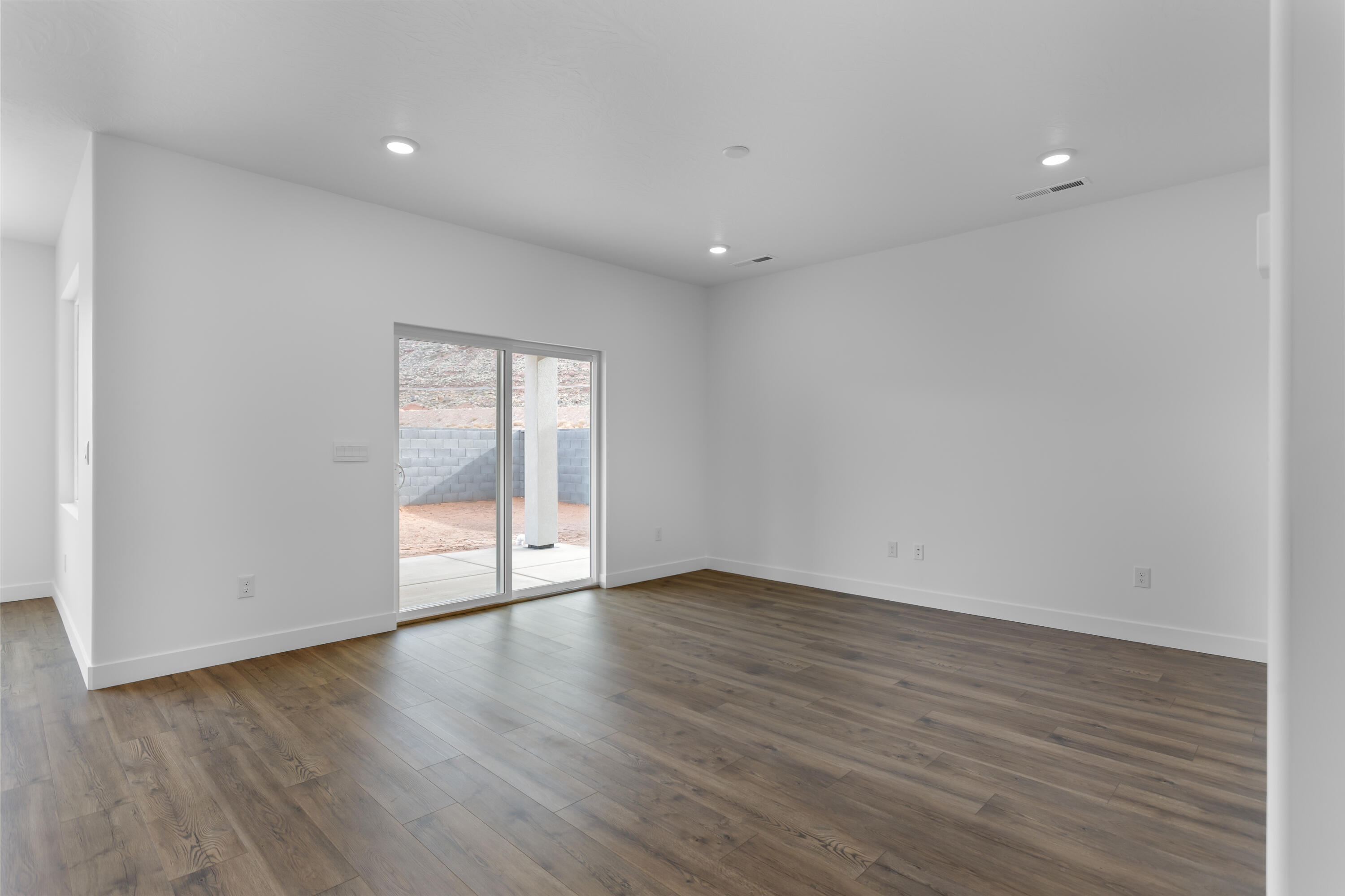 CORRAL HOLLOW AT LONG VALLEY - Residential