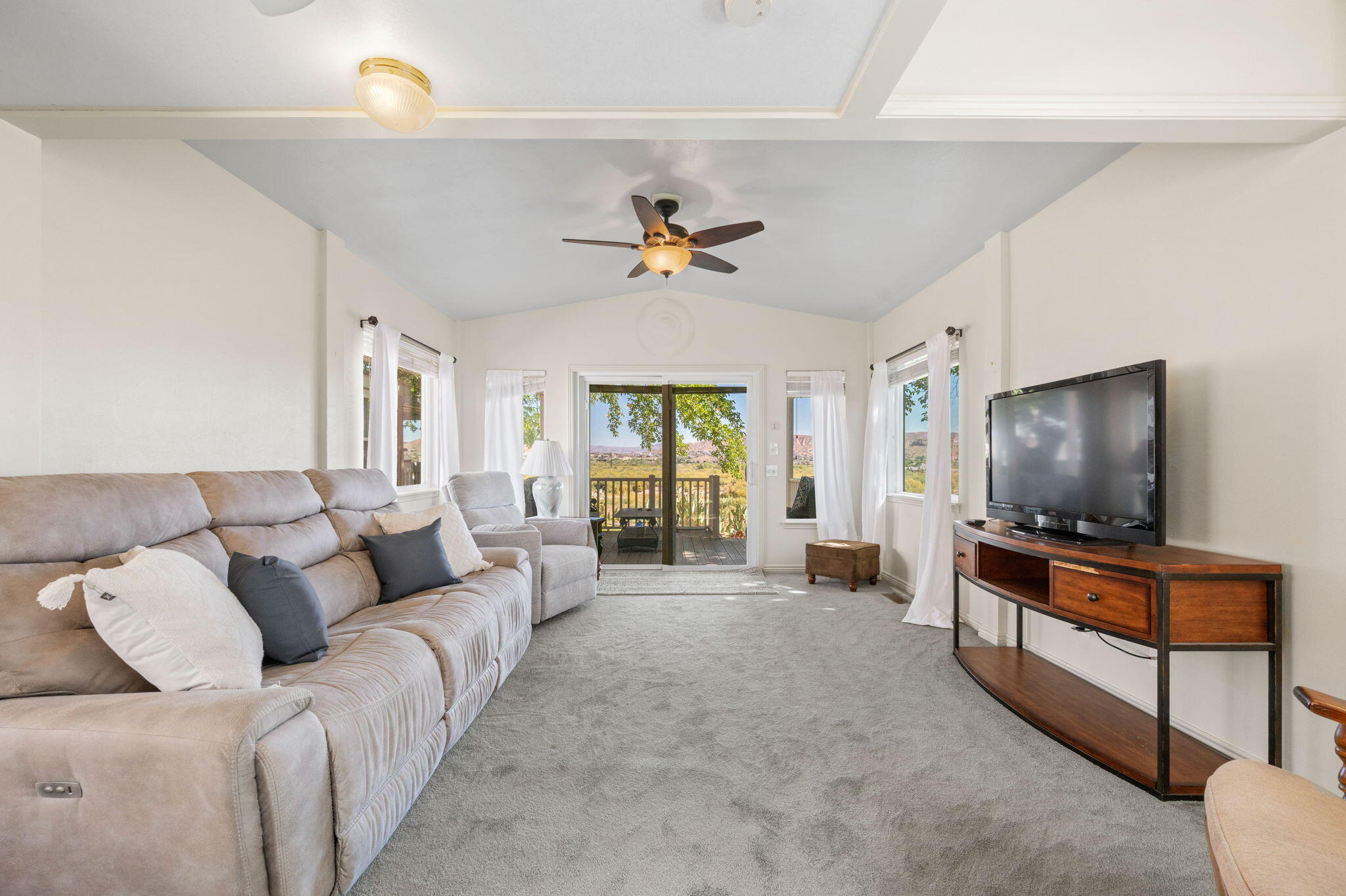 PALMS OF ST GEORGE - Residential