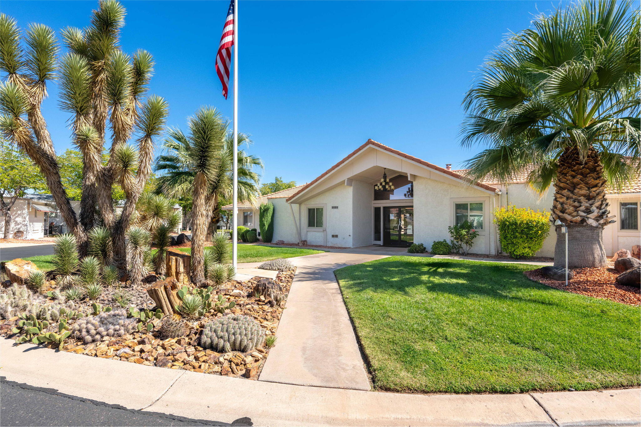 PALMS OF ST GEORGE - Residential