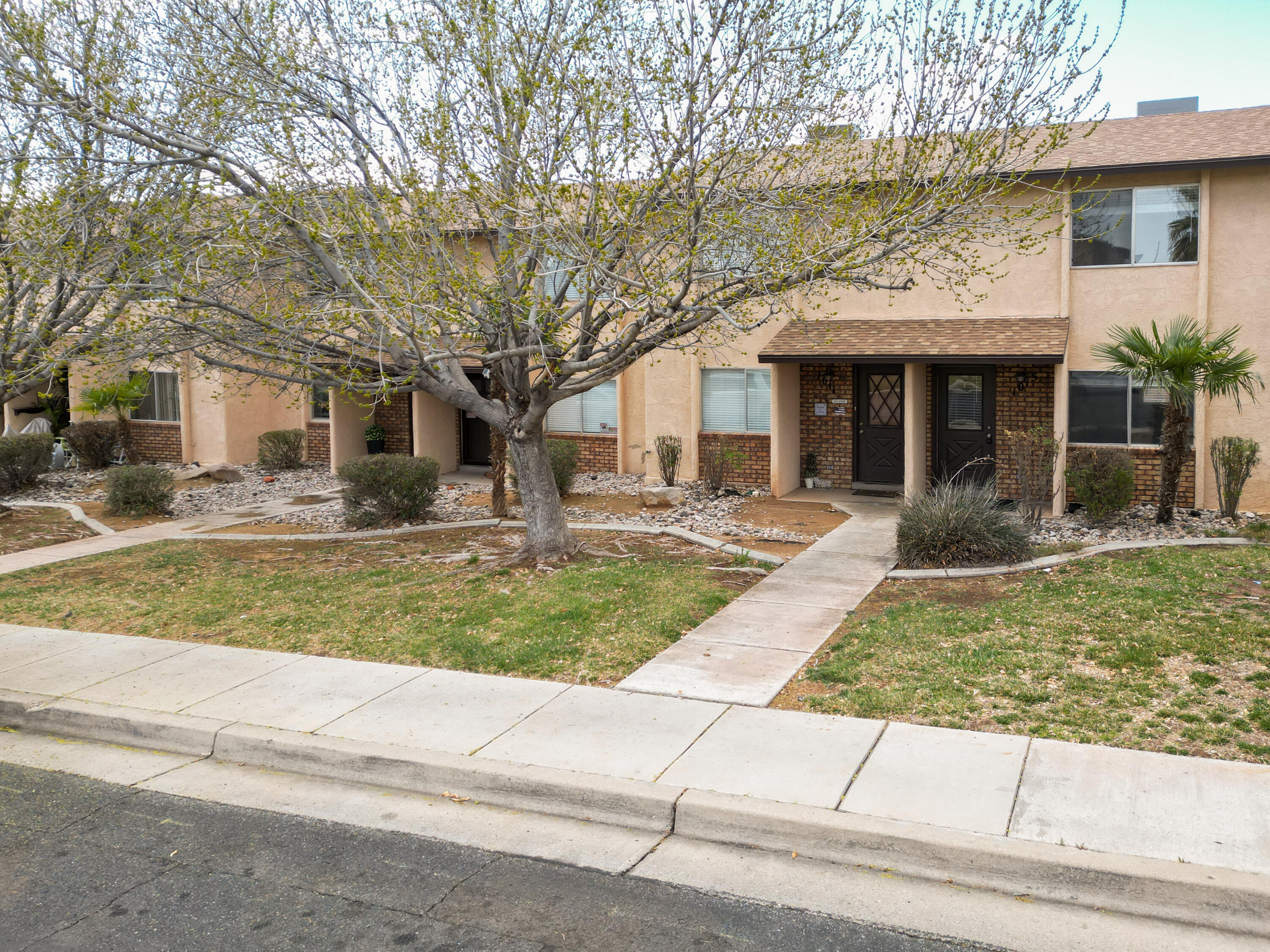 COLOR VIEW TOWNHOMES - Residential