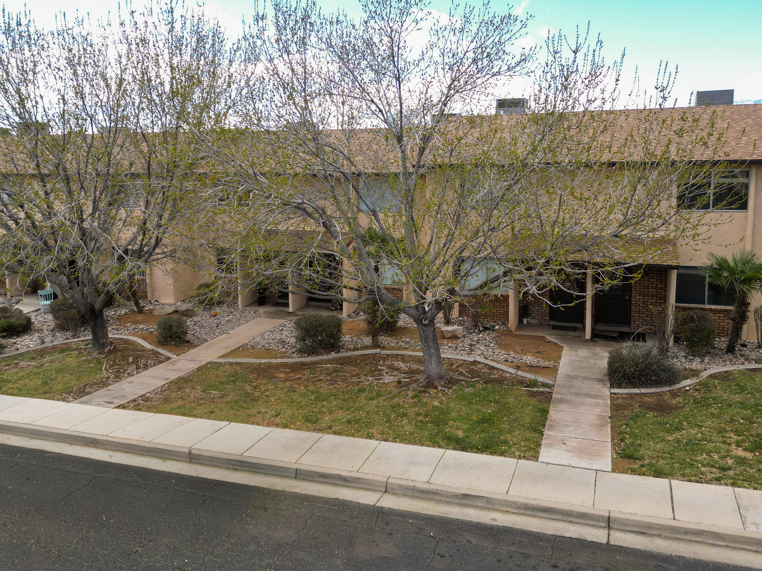 COLOR VIEW TOWNHOMES - Residential