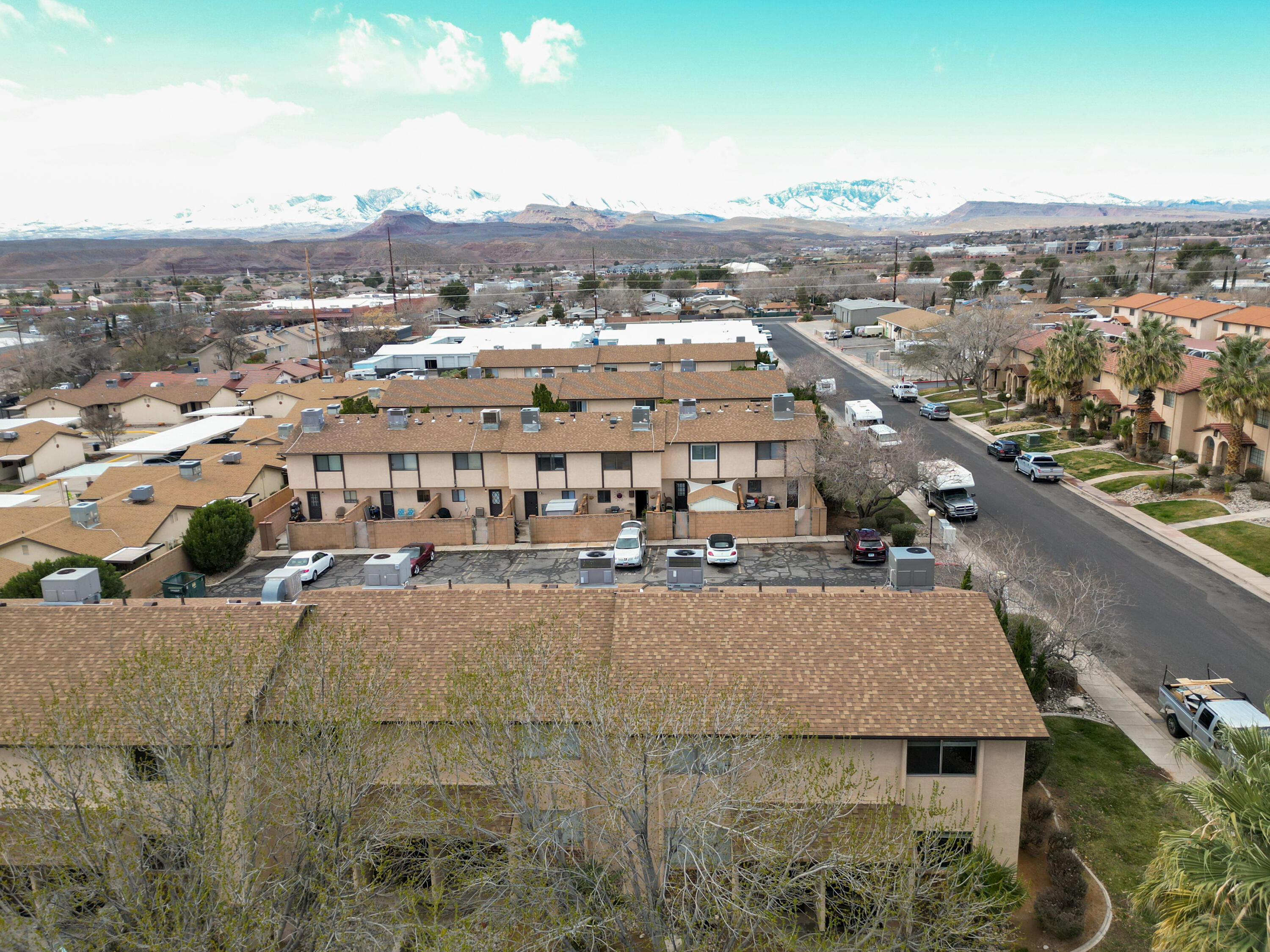 COLOR VIEW TOWNHOMES - Residential