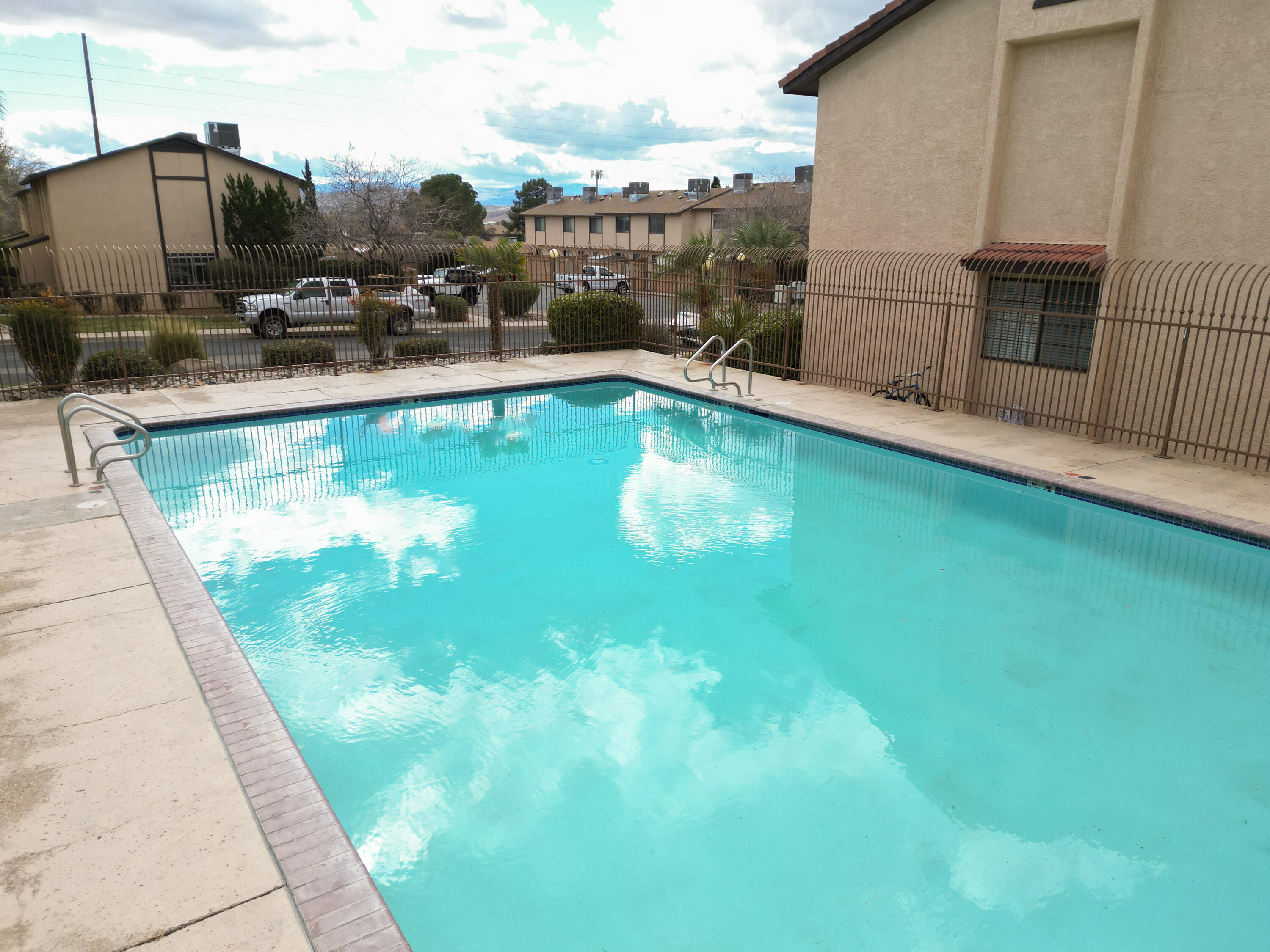 COLOR VIEW TOWNHOMES - Residential