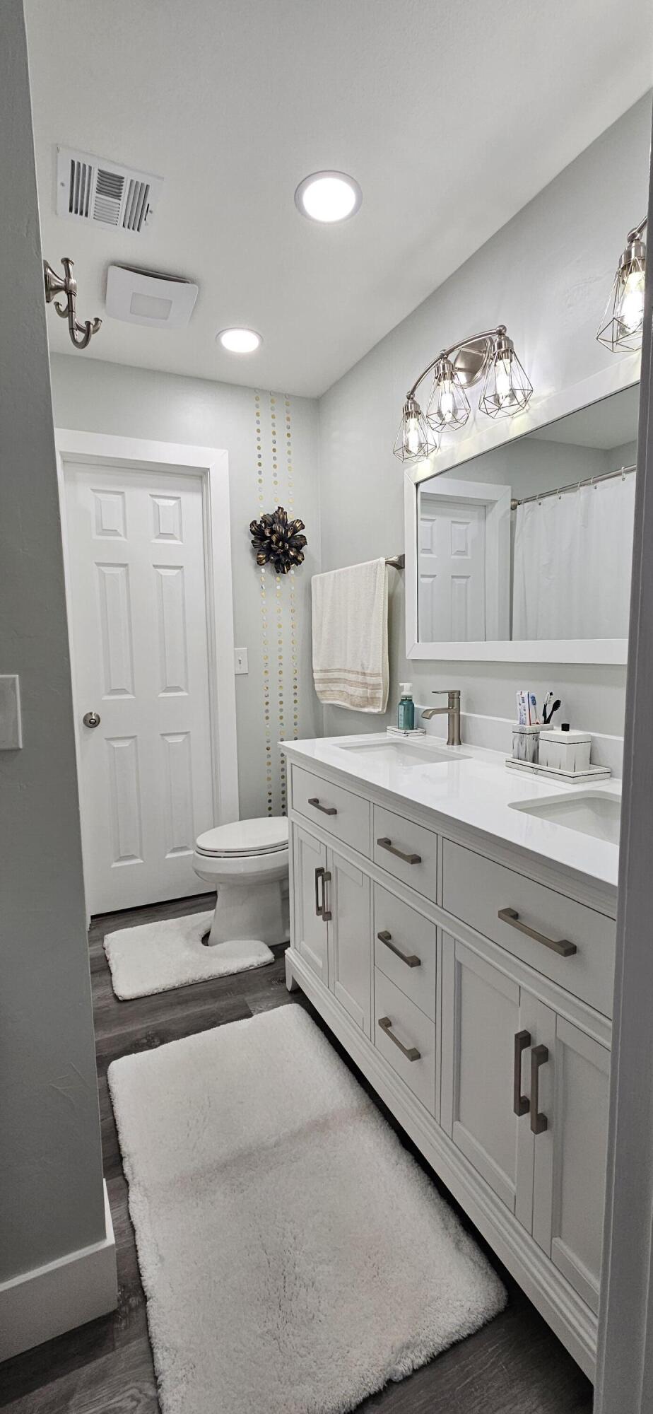 COLOR VIEW TOWNHOMES - Residential