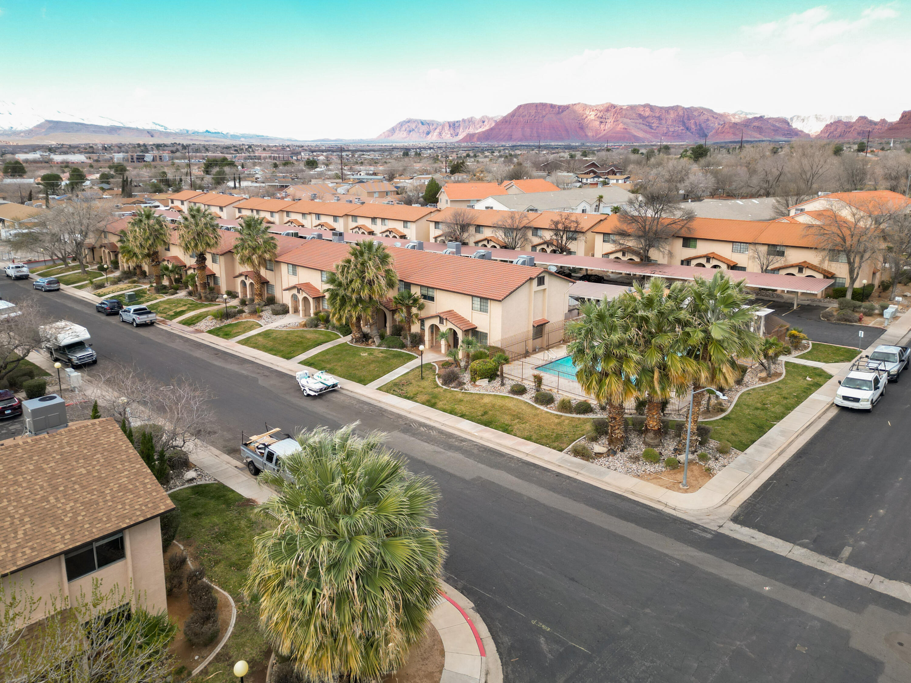 COLOR VIEW TOWNHOMES - Residential