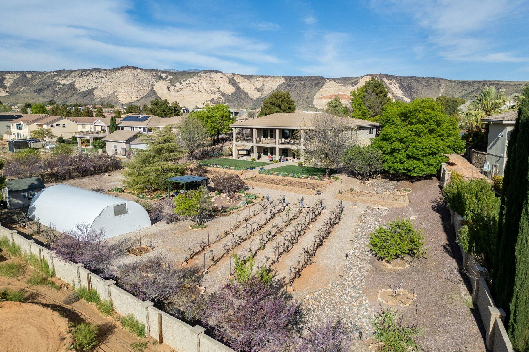 WINCHESTER HILLS - Residential