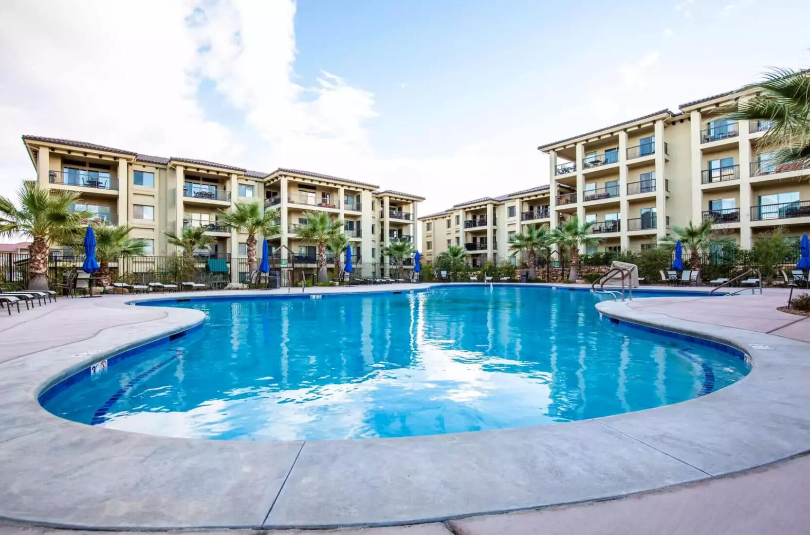 ESTANCIA - Residential