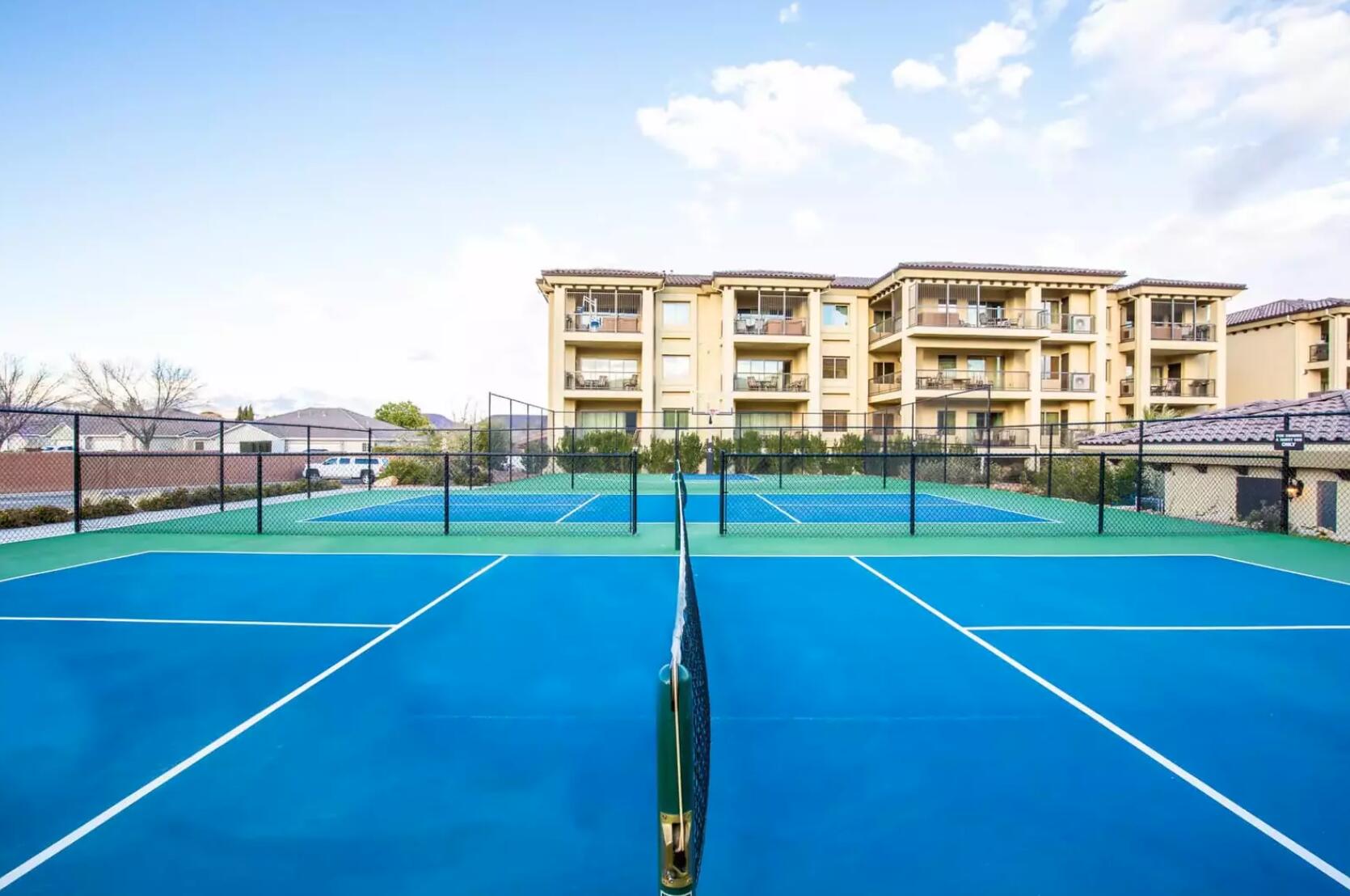 ESTANCIA - Residential